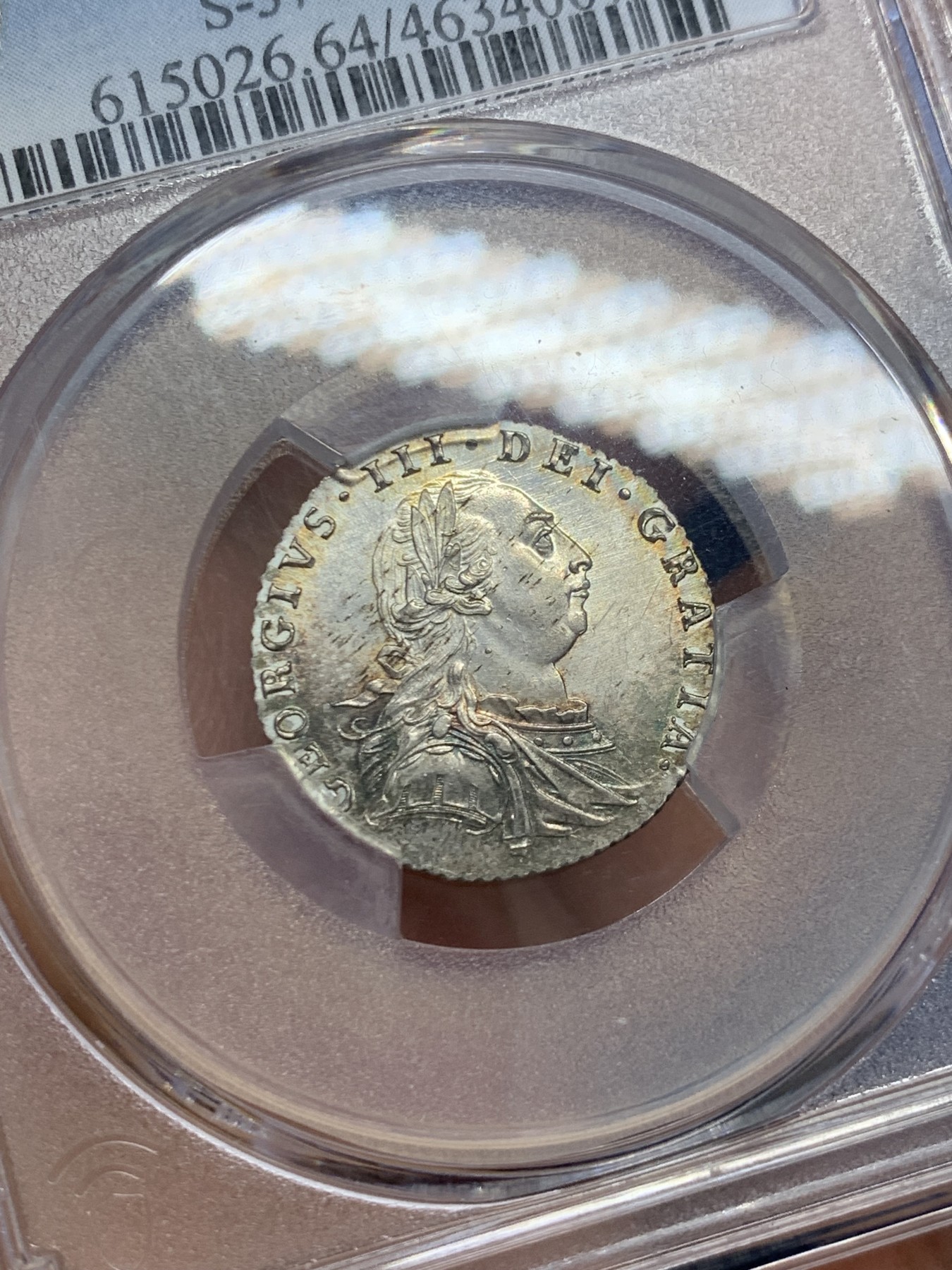 《竞宝斋》圣诞专辑  第二场  第228场 定制纪念章相赠 (全场顺丰包邮) PCGS MS64 英国1787乔治三世6便士 顶级原光底板 黄金彩 币边环绕彩虹 状态可遇而不可求 PCGS封面币在其面前都相形见绌