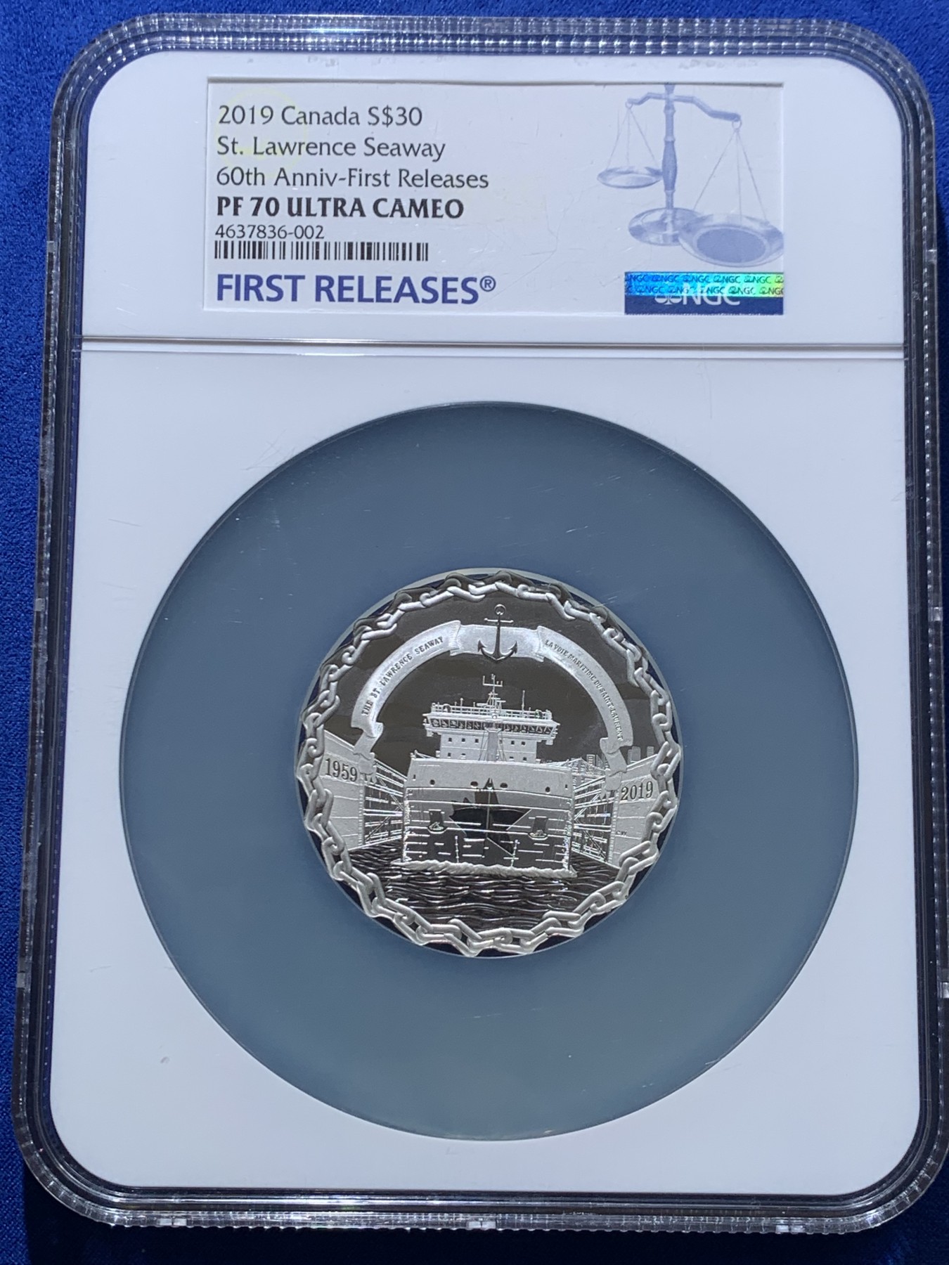 《竞宝斋》圣诞专辑  第二场  第228场 定制纪念章相赠 (全场顺丰包邮) 加拿大圣劳伦斯航道60周年纪念银币-30加元（唯一蓝标首期冠军分），海外售价2000+   52.6mm 2盎司 999银 发行量2000枚
