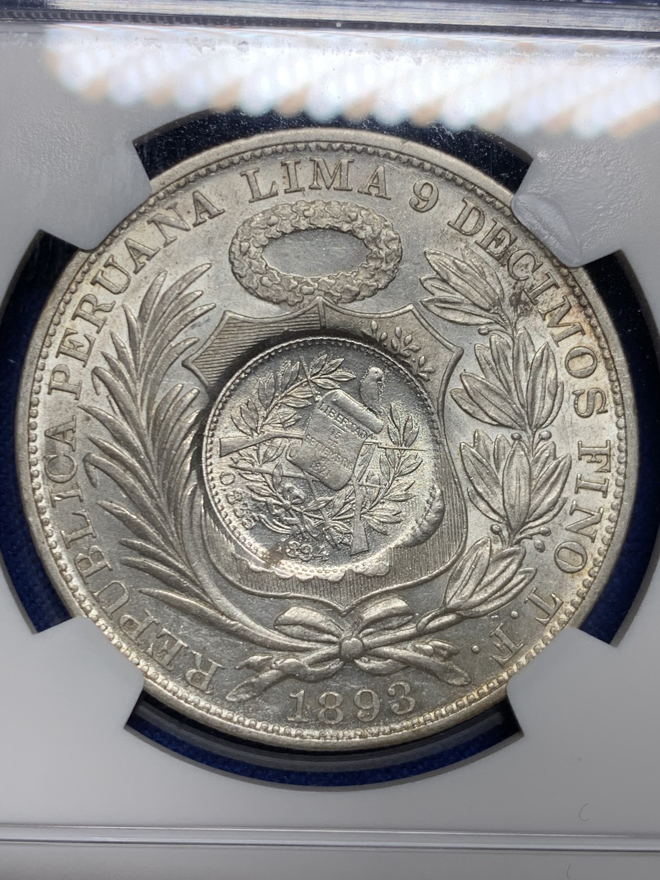 《竞宝斋》圣诞专辑  第二场  第228场 定制纪念章相赠 (全场顺丰包邮) NGC-AU55 危地马拉1894年加盖1比索银币 热门品种 低评好状态