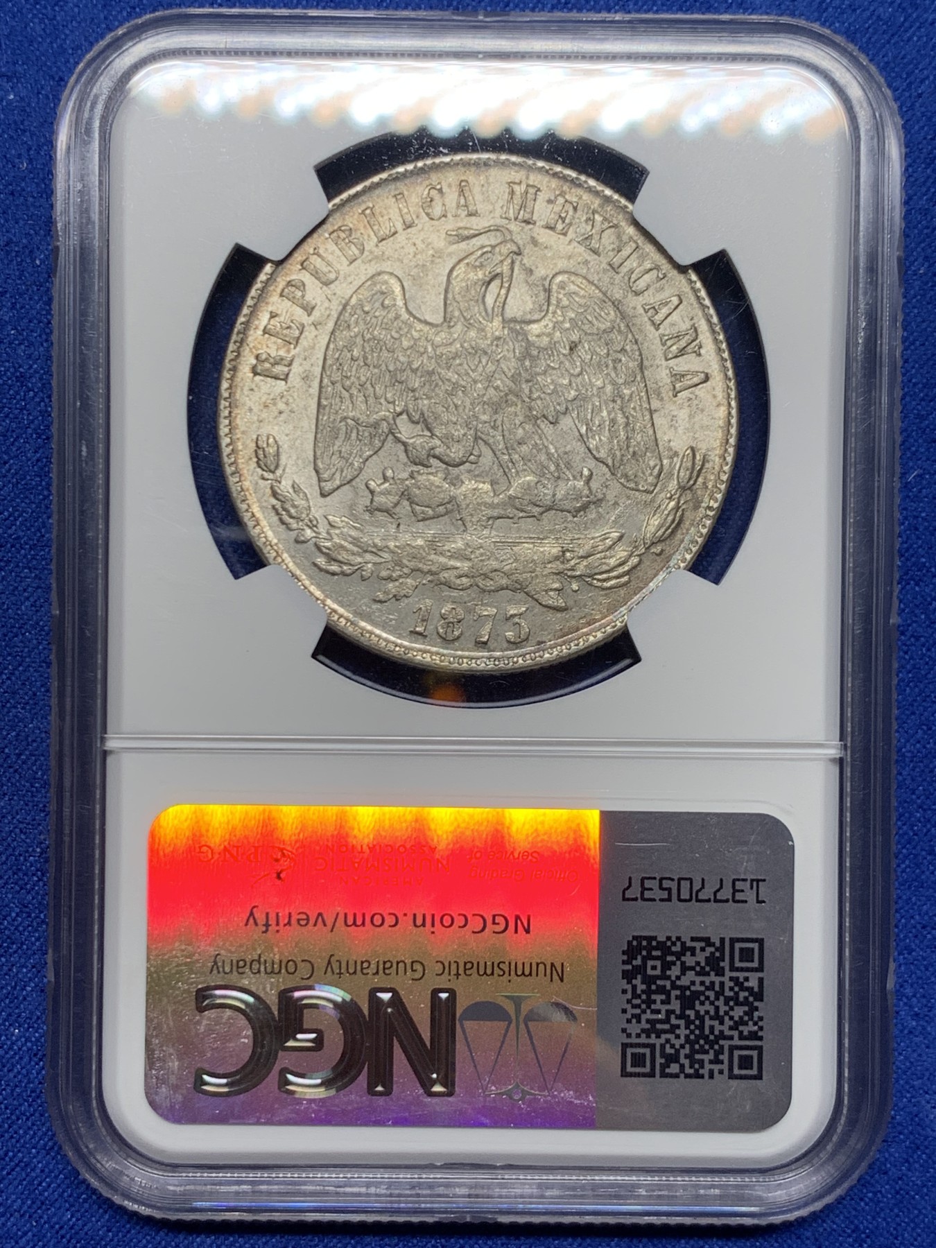 《竞宝斋》圣诞专辑  第二场  第228场 定制纪念章相赠 (全场顺丰包邮) NGC MS61 墨西哥 1873年 PI 天平鹰洋 1比索银币 底板带光 包浆带彩 非常不错