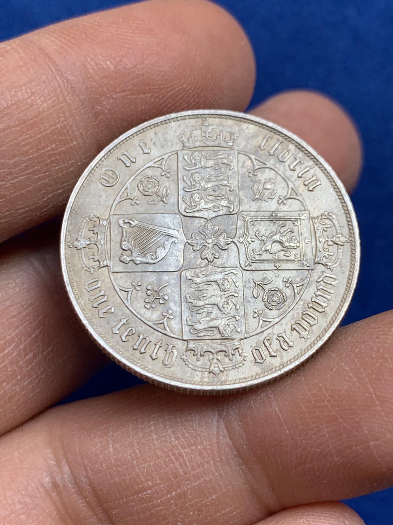 《竞宝斋》圣诞专辑  第二场  第228场 定制纪念章相赠 (全场顺丰包邮) 英国1880年维多利亚女王哥特体福林银币 AU+品相 底板平整 细节优秀 状态见图