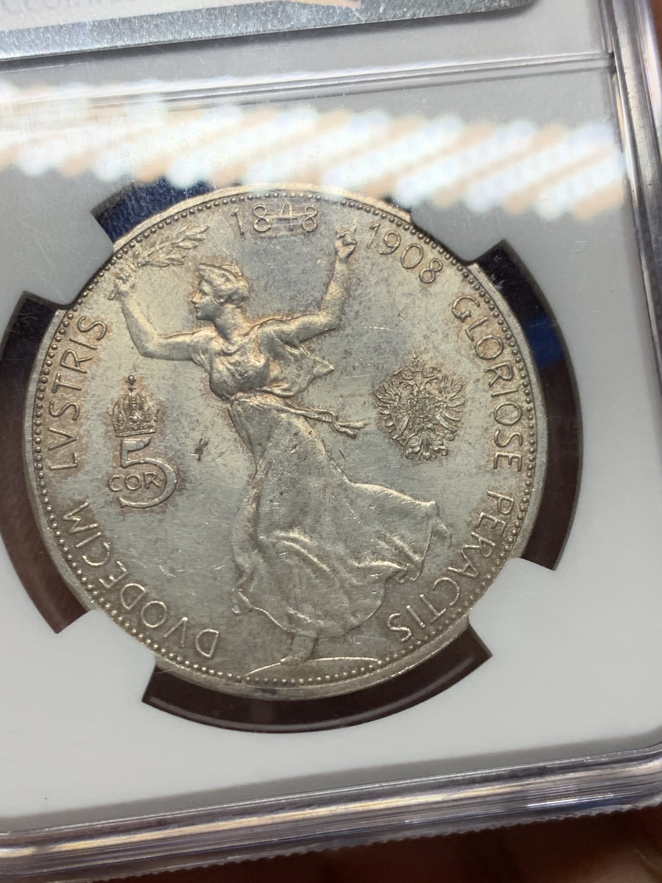 《竞宝斋》圣诞专辑  第二场  第228场 定制纪念章相赠 (全场顺丰包邮) NGC-MS62 奥匈帝国 1908年 弗朗茨一世登基60周年 奔跑的女人 5克朗 银币 黄油环彩 外拍上涨品种