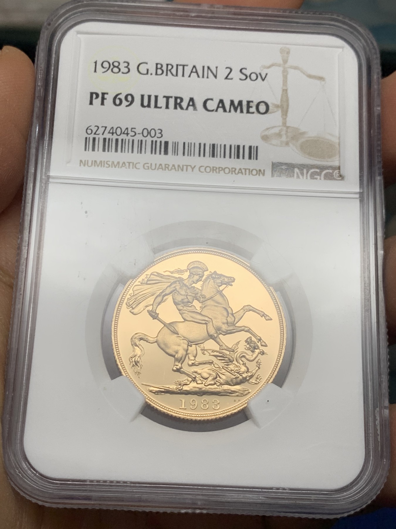 《竞宝斋》圣诞专辑  第二场  第228场 定制纪念章相赠 (全场顺丰包邮) NGC-PF69 ULTRA CAMEO 英国 1983年 伊丽莎白二世 2索维林 马剑 精制金币 15.92克