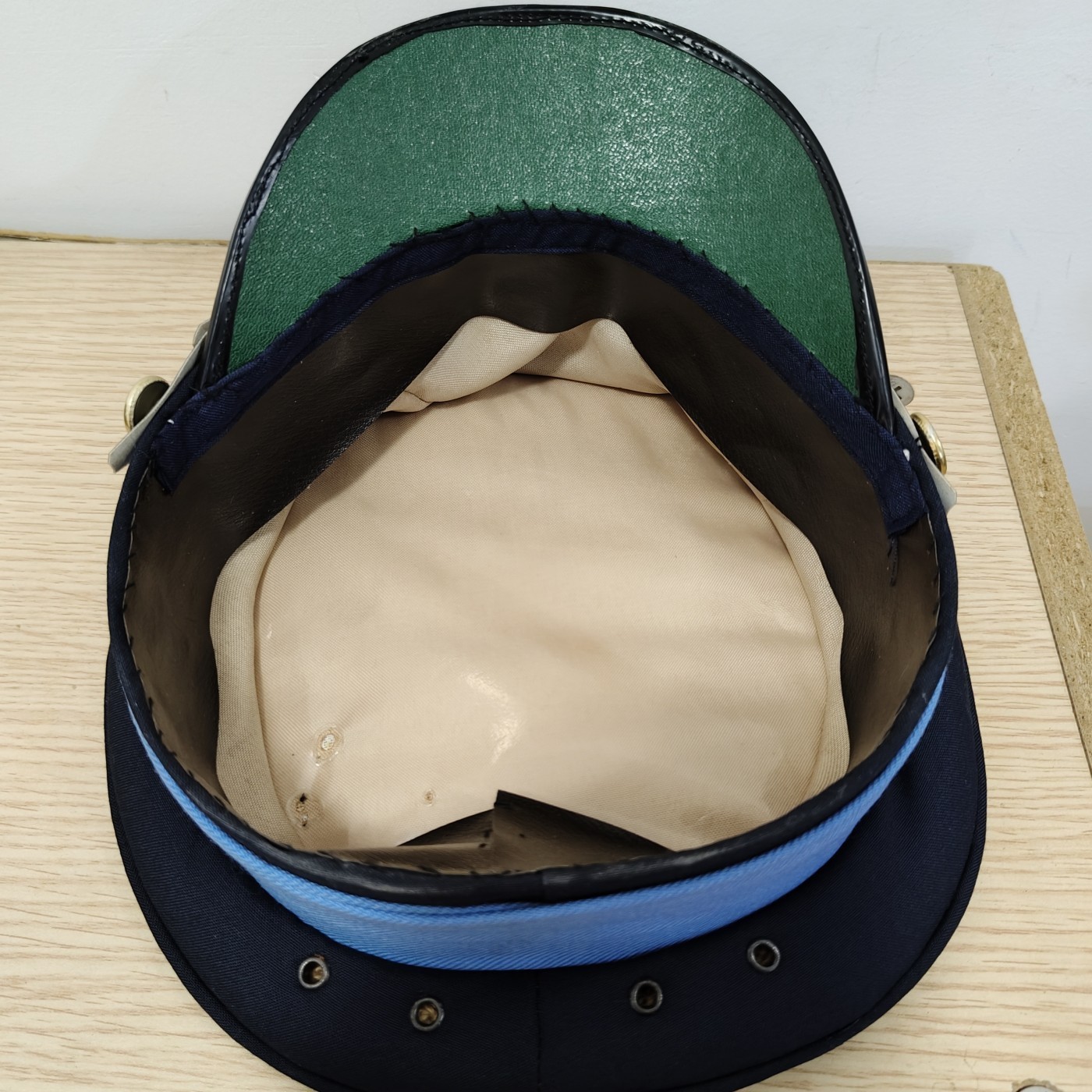 全场0元起拍 第120期 咸鱼国勋章拍卖专场 12月27日（周三）下午6：00开始 尼泊尔王国时期 警察校官大檐帽57CM