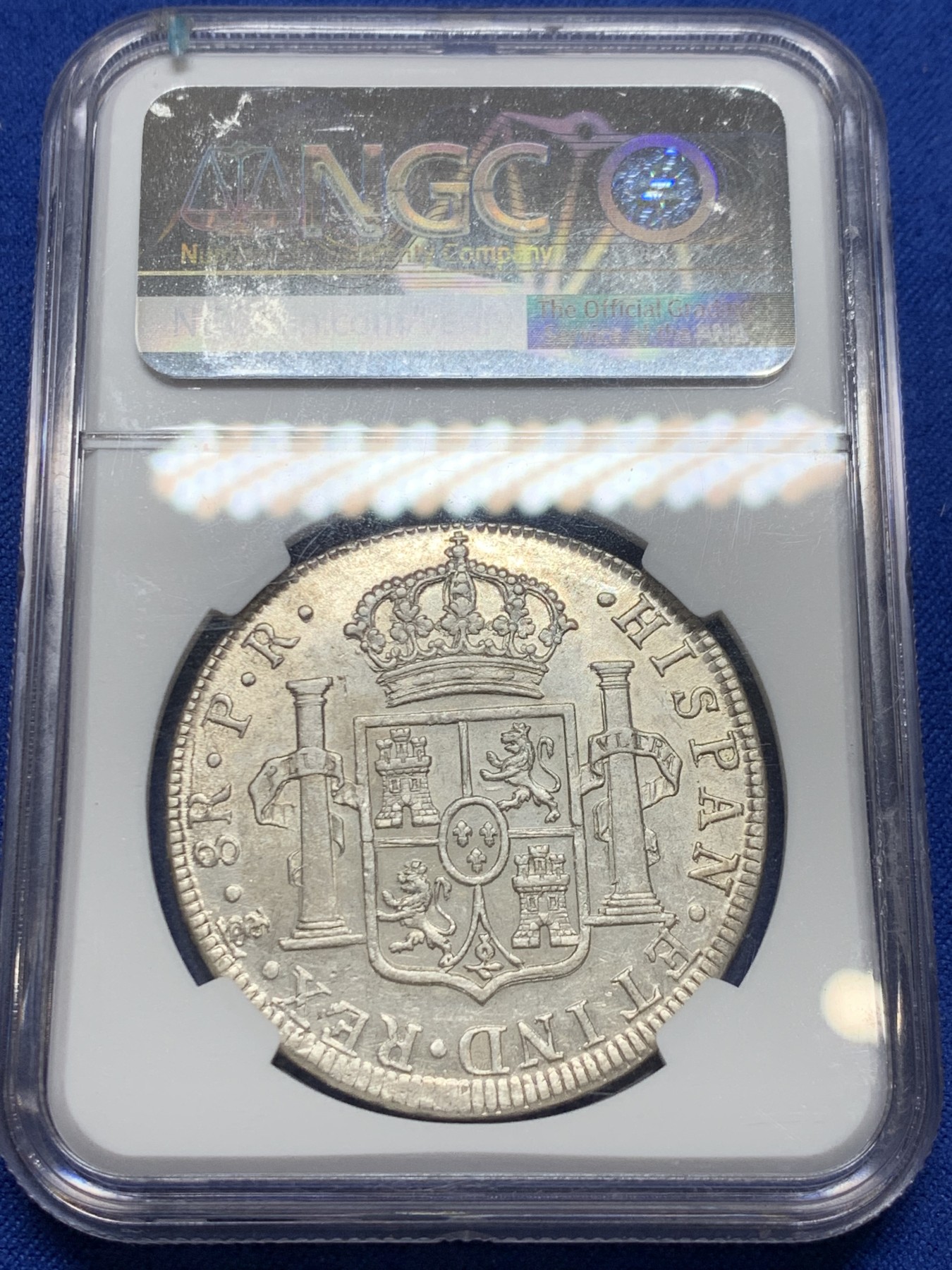 《竞宝斋》圣诞专辑  第二场  第228场 定制纪念章相赠 (全场顺丰包邮) NGC AU55玻利维亚1778年卡洛斯三世双柱银币，早期好年份，打制深，好品难得，ngc美国特色标签，ha拍卖行近期在10月份同年份ngcXF40成交价552刀约4000rmb，盒子边缘小磕。