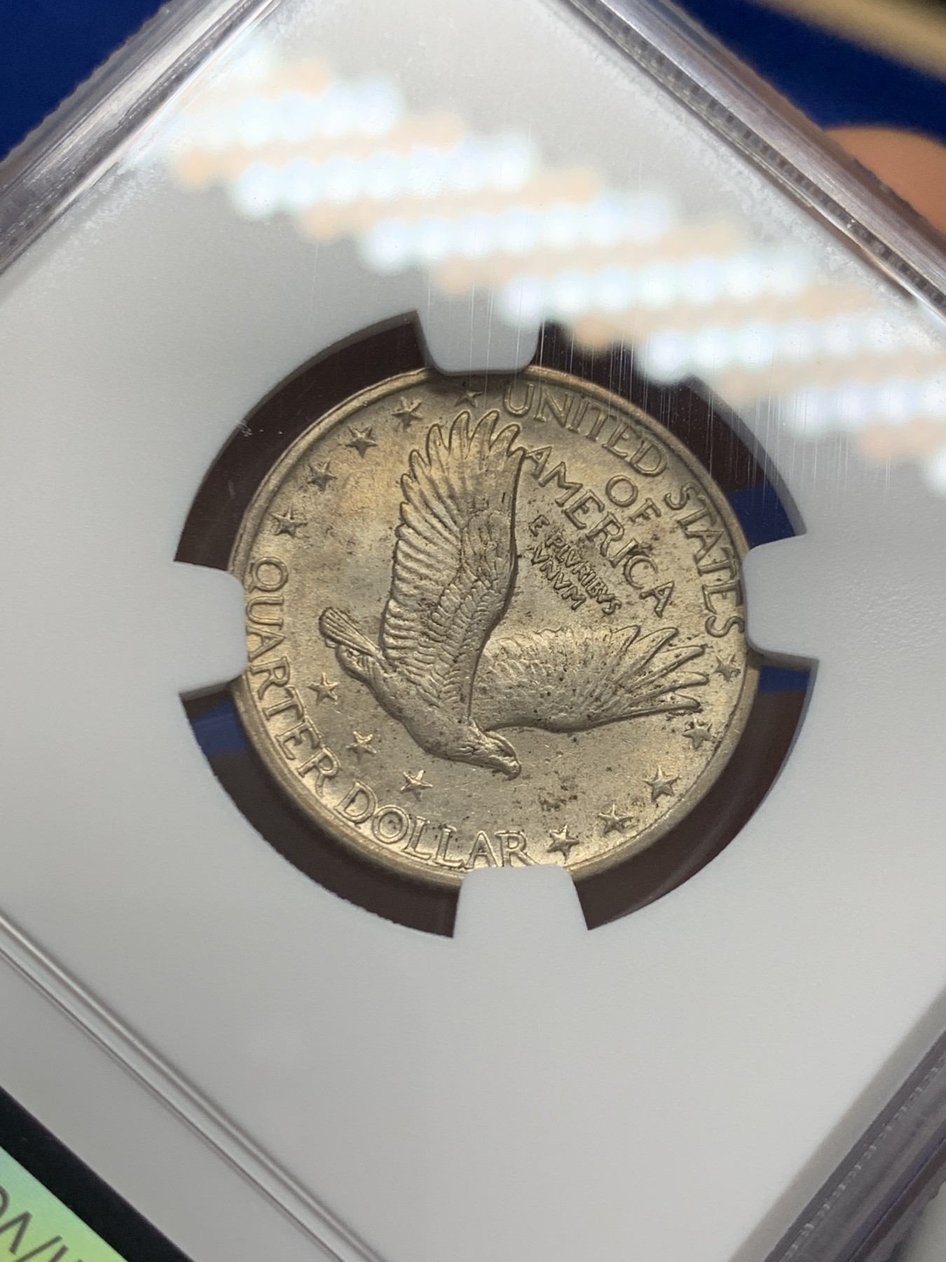 《竞宝斋》圣诞专辑  第二场  第228场 定制纪念章相赠 (全场顺丰包邮) NGC-MS63 美国1920年25分银币，站立女神第二版。这枚打制深峻，接近full head，双面曝光且带黄油包浆。大受美国人喜爱的设计，在2016年专门复刻了金币，在本土的售价也一直不低。