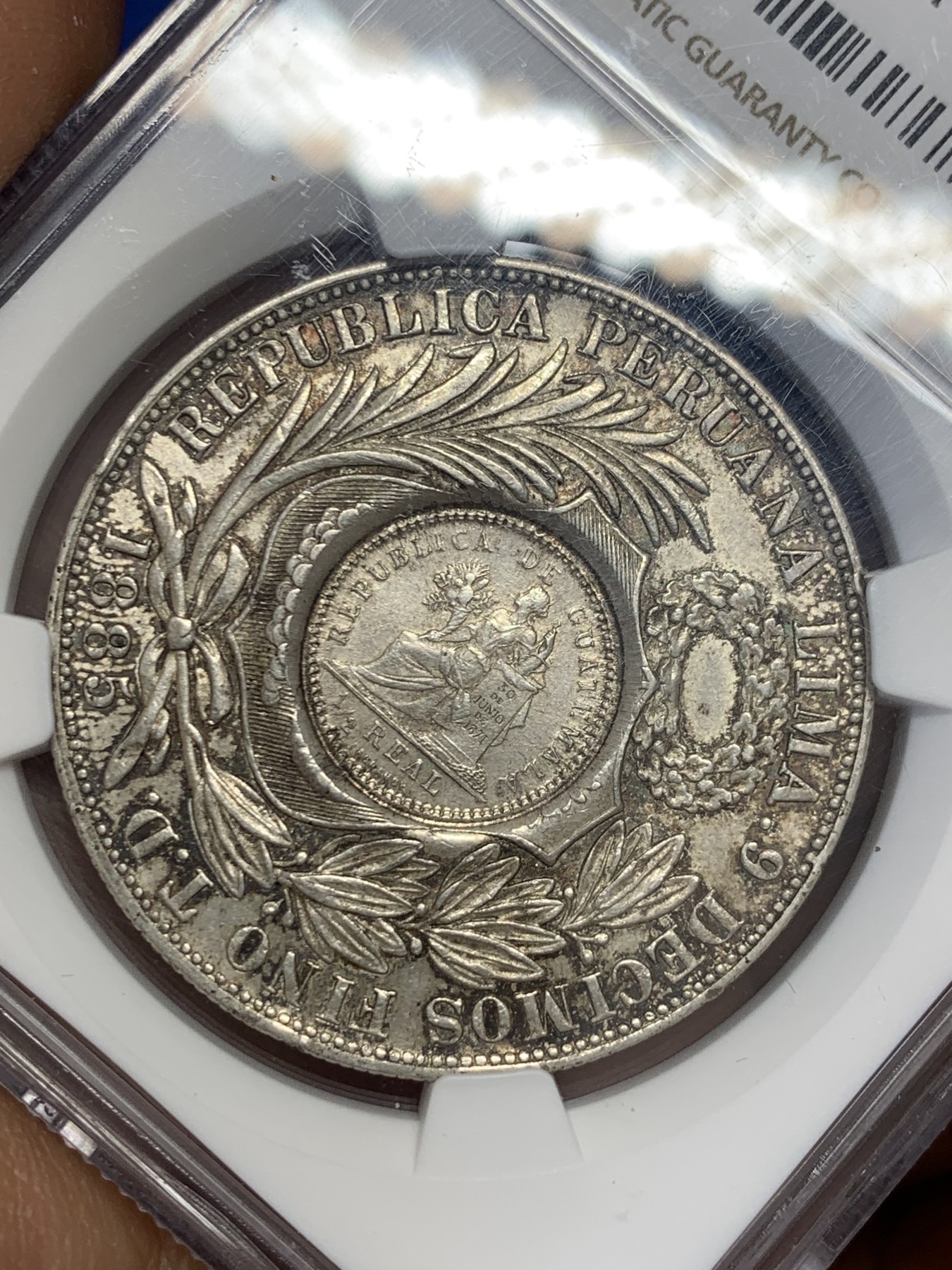 《竞宝斋》圣诞专辑  第二场  第228场 定制纪念章相赠 (全场顺丰包邮) NGC-MS63 危地马拉 1894年 加盖秘鲁比索 热门加盖品种 中南美洲大热 HA23年11月N61成交432美金