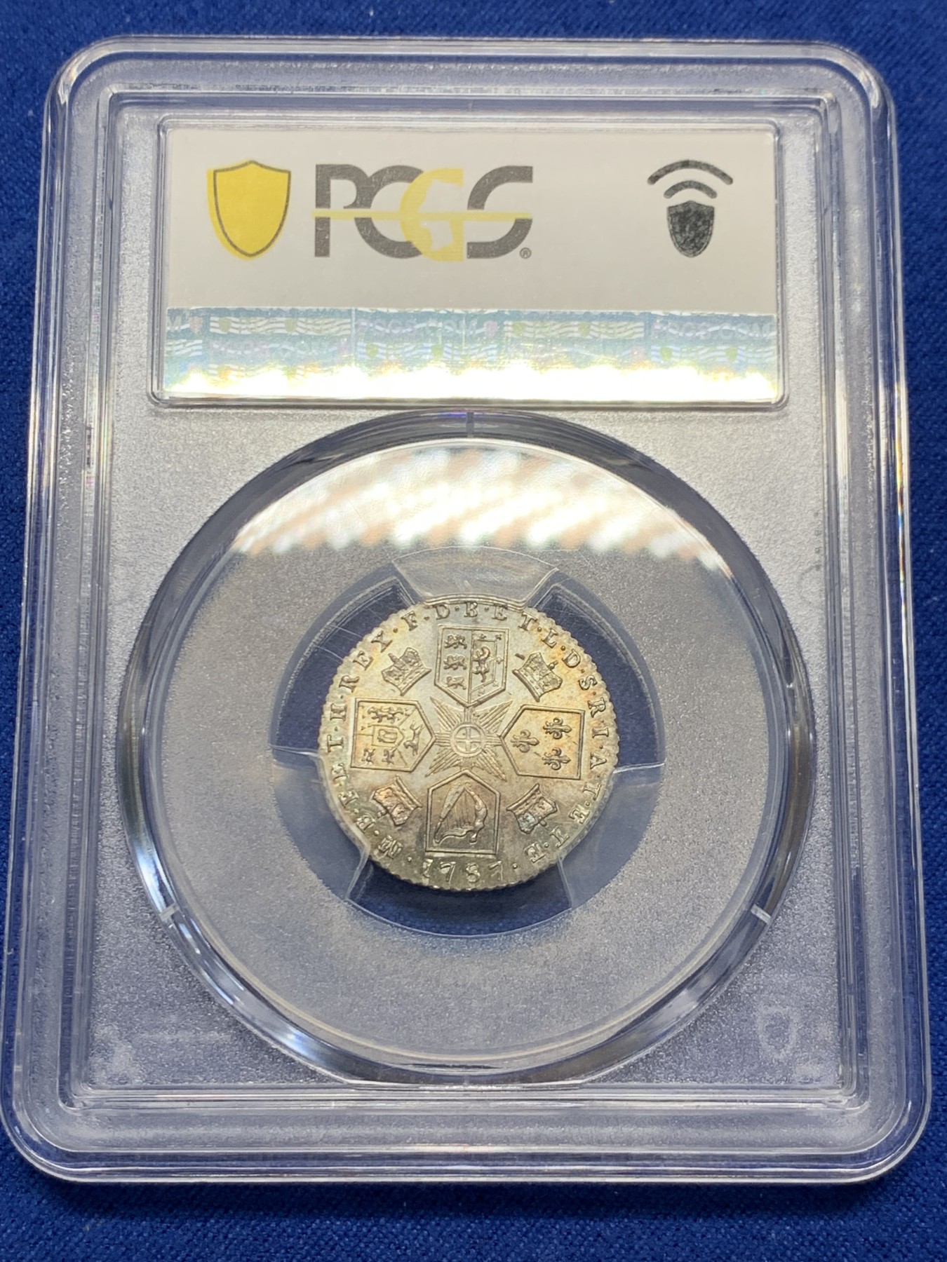 《竞宝斋》圣诞专辑  第二场  第228场 定制纪念章相赠 (全场顺丰包邮) PCGS MS64 英国1787乔治三世6便士 顶级原光底板 黄金彩 币边环绕彩虹 状态可遇而不可求 PCGS封面币在其面前都相形见绌