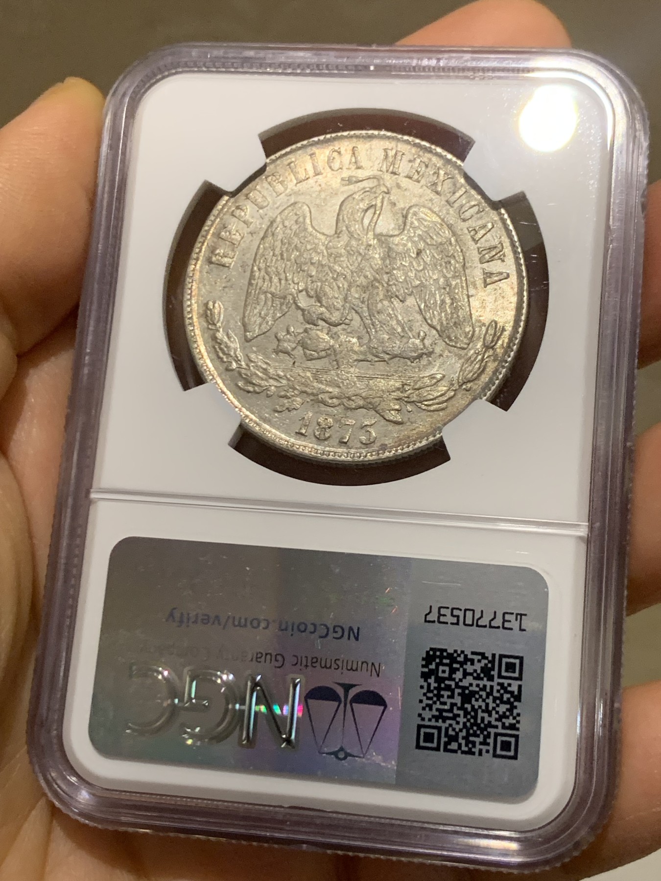 《竞宝斋》圣诞专辑  第二场  第228场 定制纪念章相赠 (全场顺丰包邮) NGC MS61 墨西哥 1873年 PI 天平鹰洋 1比索银币 底板带光 包浆带彩 非常不错