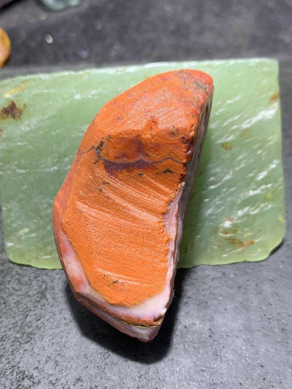 精美南红玛瑙明料原石一颗，