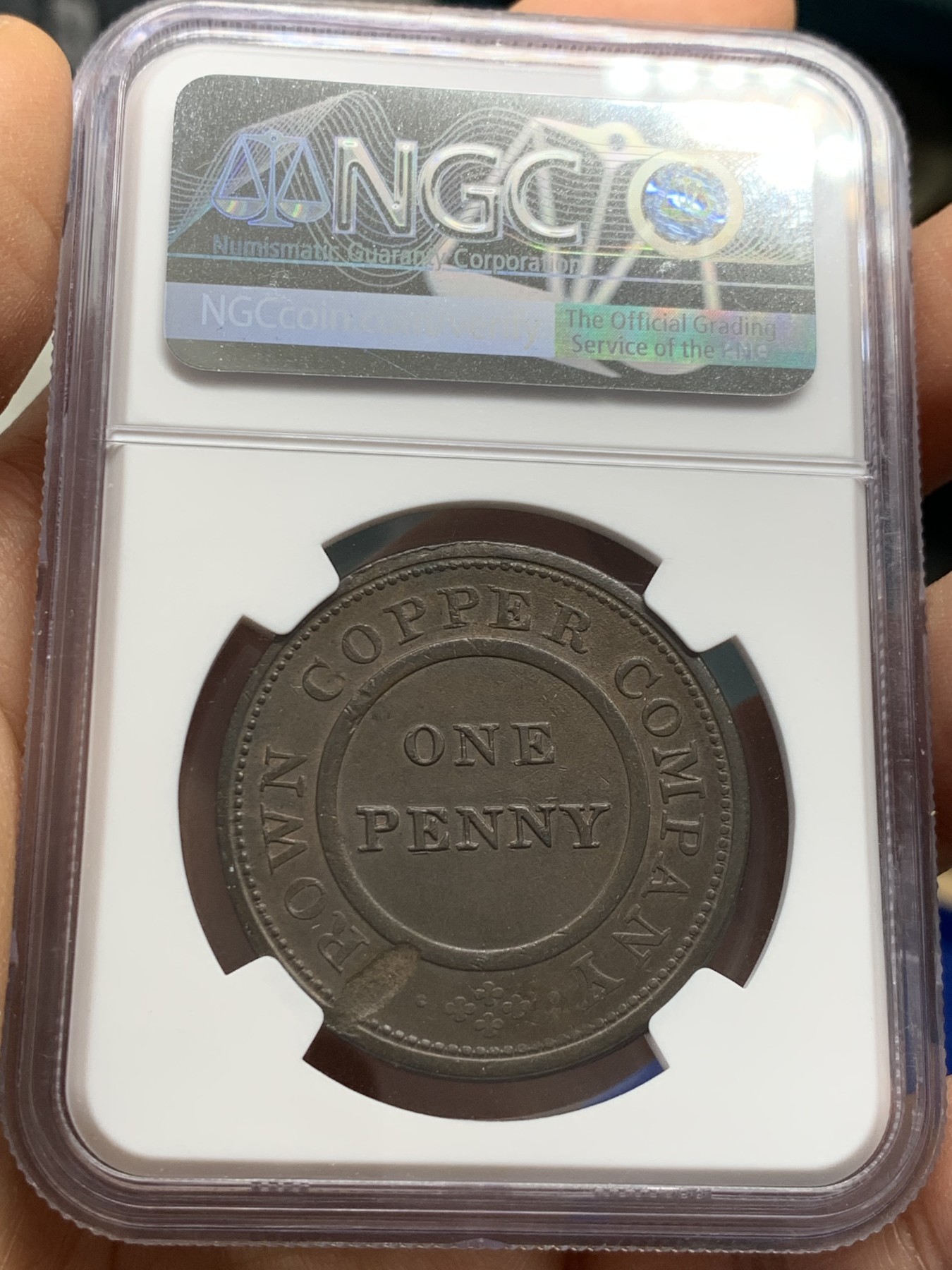 《竞宝斋》圣诞专辑  第二场  第228场 定制纪念章相赠 (全场顺丰包邮) NGC-MS63 英国1811年伯明翰1便士token大铜币，背面铸缺，仅见。经典品种，氧化自然古拙，用料厚重。