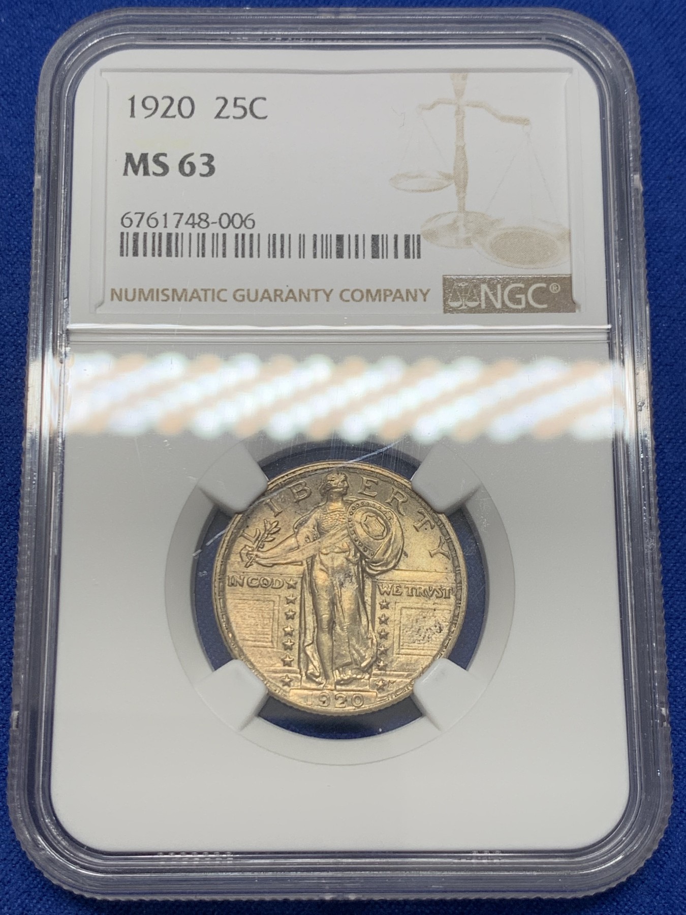 《竞宝斋》圣诞专辑  第二场  第228场 定制纪念章相赠 (全场顺丰包邮) NGC-MS63 美国1920年25分银币，站立女神第二版。这枚打制深峻，接近full head，双面曝光且带黄油包浆。大受美国人喜爱的设计，在2016年专门复刻了金币，在本土的售价也一直不低。