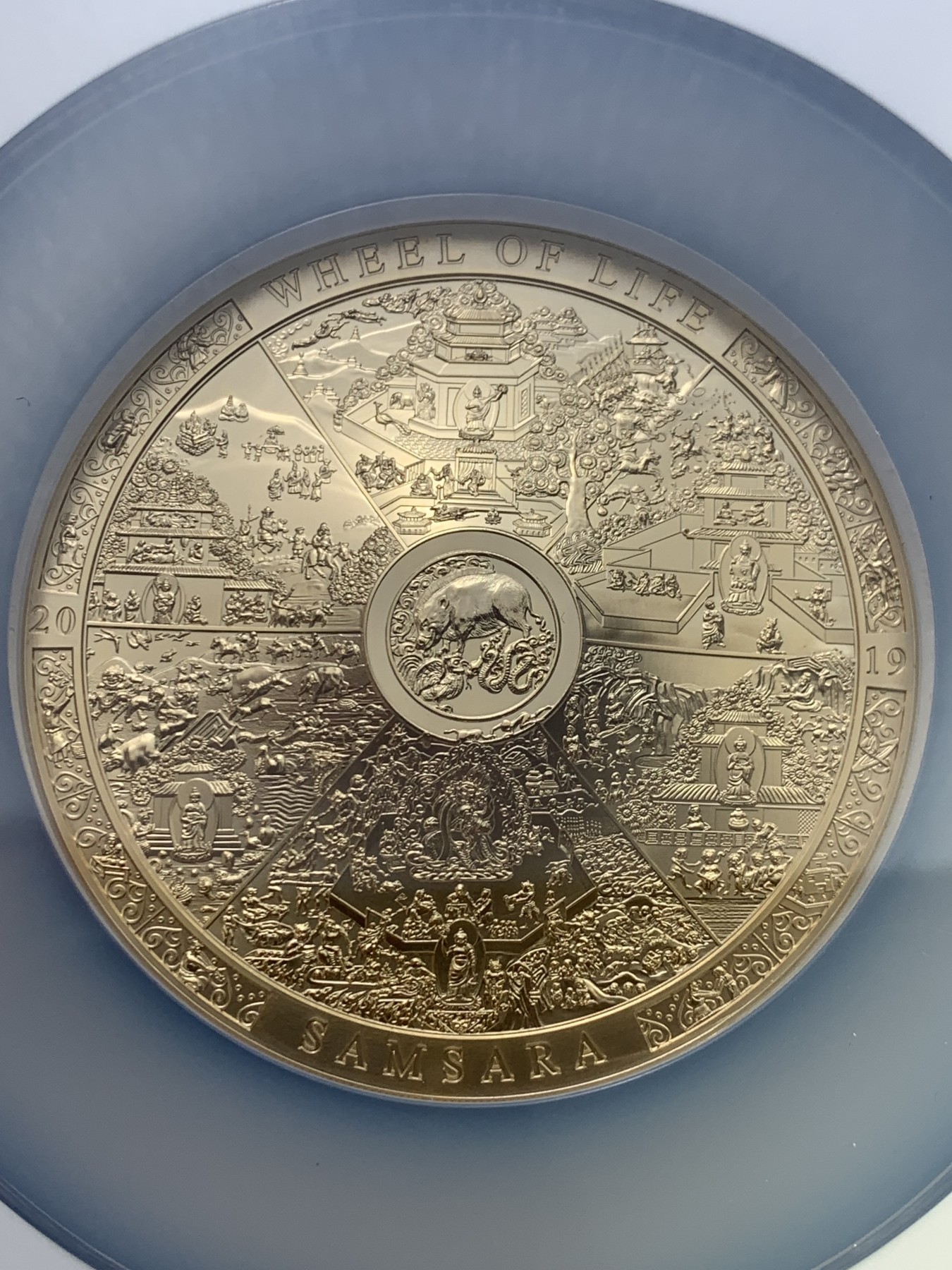 《竞宝斋》圣诞专辑  第二场  第228场 定制纪念章相赠 (全场顺丰包邮) NGC MS70 2019年库克考古学系列-生命之轮镀金银币（限量-蓝标首期）， 65mm，3盎司，999银，市场价值5000+，发行量33枚。