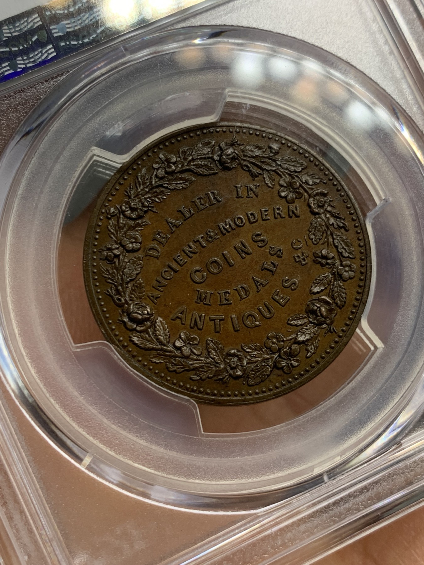 《竞宝斋》圣诞专辑  第二场  第228场 定制纪念章相赠 (全场顺丰包邮) PCGS MS64 冠军 英国1839年Token半便士，著名币商William Till广告币