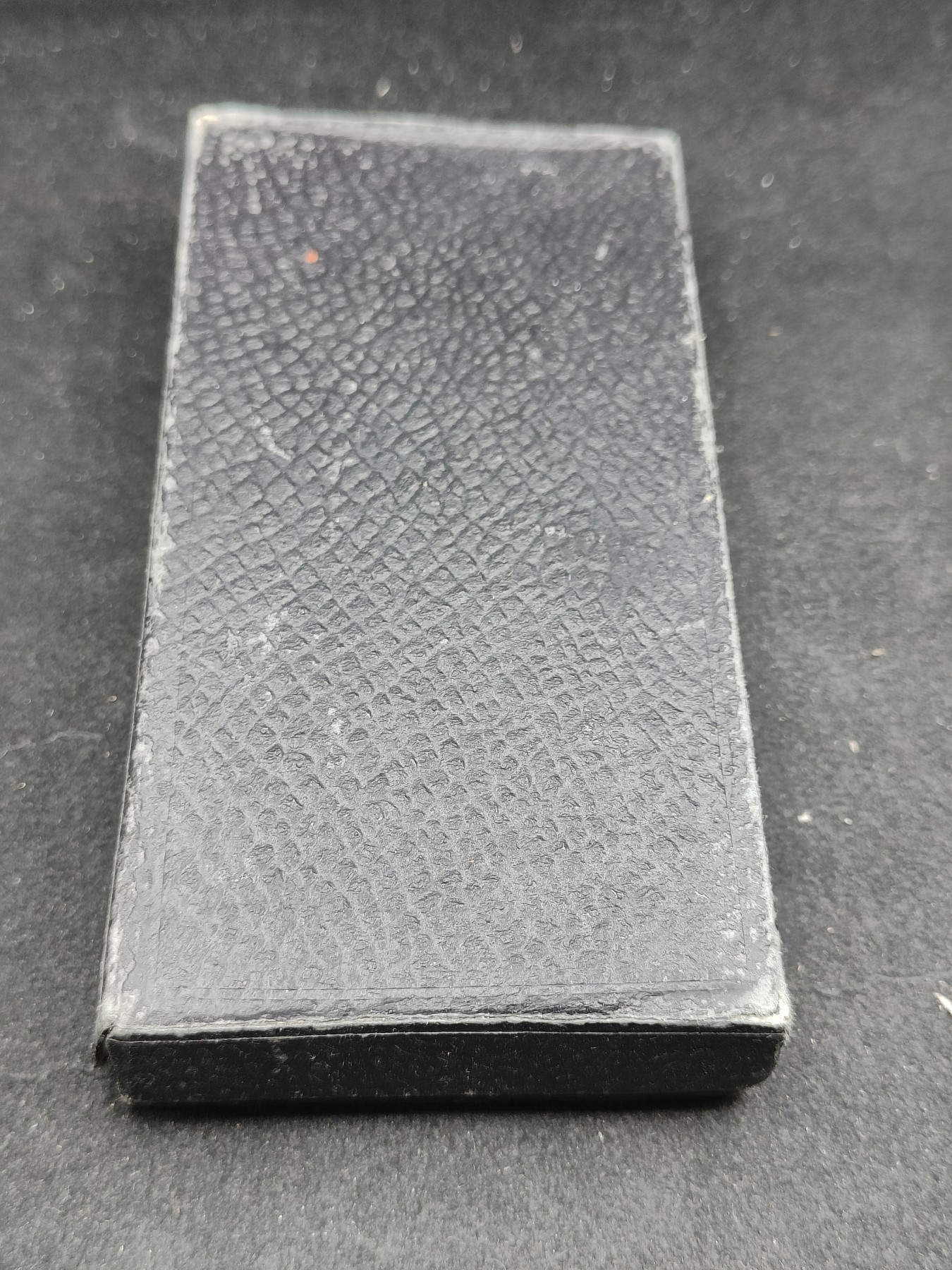 全场0元起拍 第120期 咸鱼国勋章拍卖专场 12月27日（周三）下午6：00开始 东德早期人民军五年服役奖章 早期纸盒带略