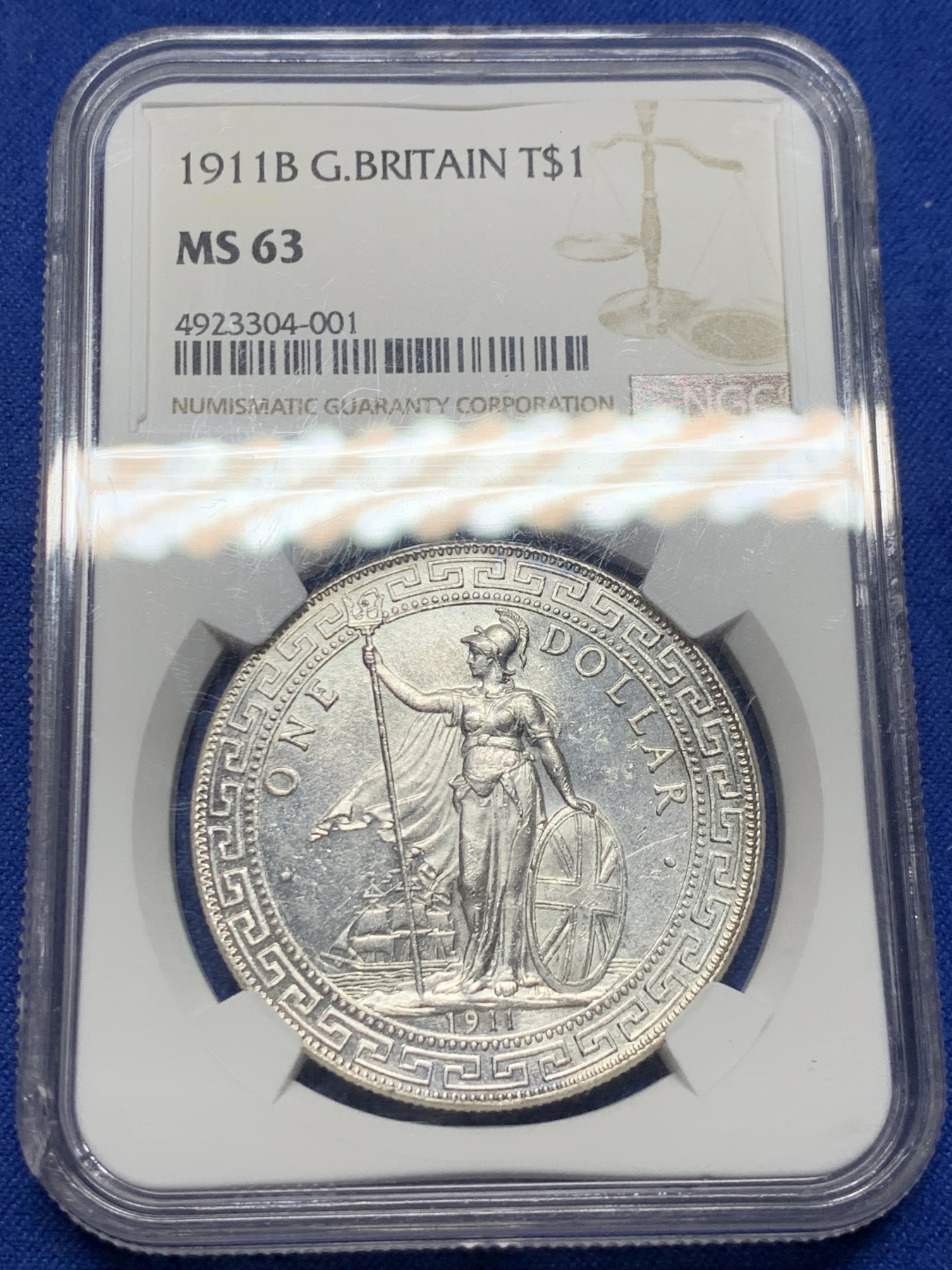 《竞宝斋》圣诞专辑  第二场  第228场 定制纪念章相赠 (全场顺丰包邮) NGC-MS63 英国1911贸易银元 站洋1元 转光吸睛 打制精细 盒子左下角小磕