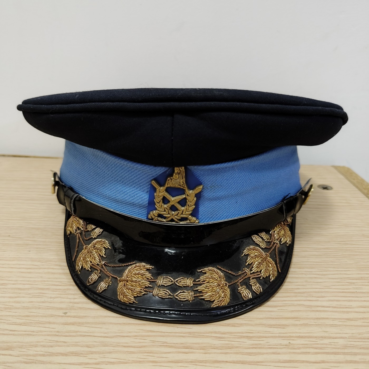 全场0元起拍 第120期 咸鱼国勋章拍卖专场 12月27日（周三）下午6：00开始 尼泊尔王国时期 警察校官大檐帽57CM