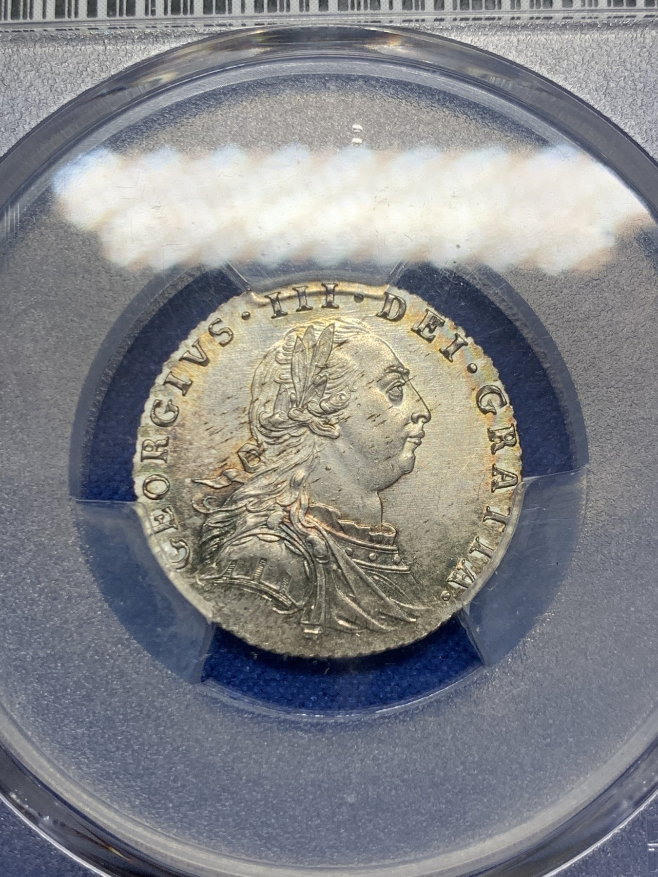 《竞宝斋》圣诞专辑  第二场  第228场 定制纪念章相赠 (全场顺丰包邮) PCGS MS64 英国1787乔治三世6便士 顶级原光底板 黄金彩 币边环绕彩虹 状态可遇而不可求 PCGS封面币在其面前都相形见绌