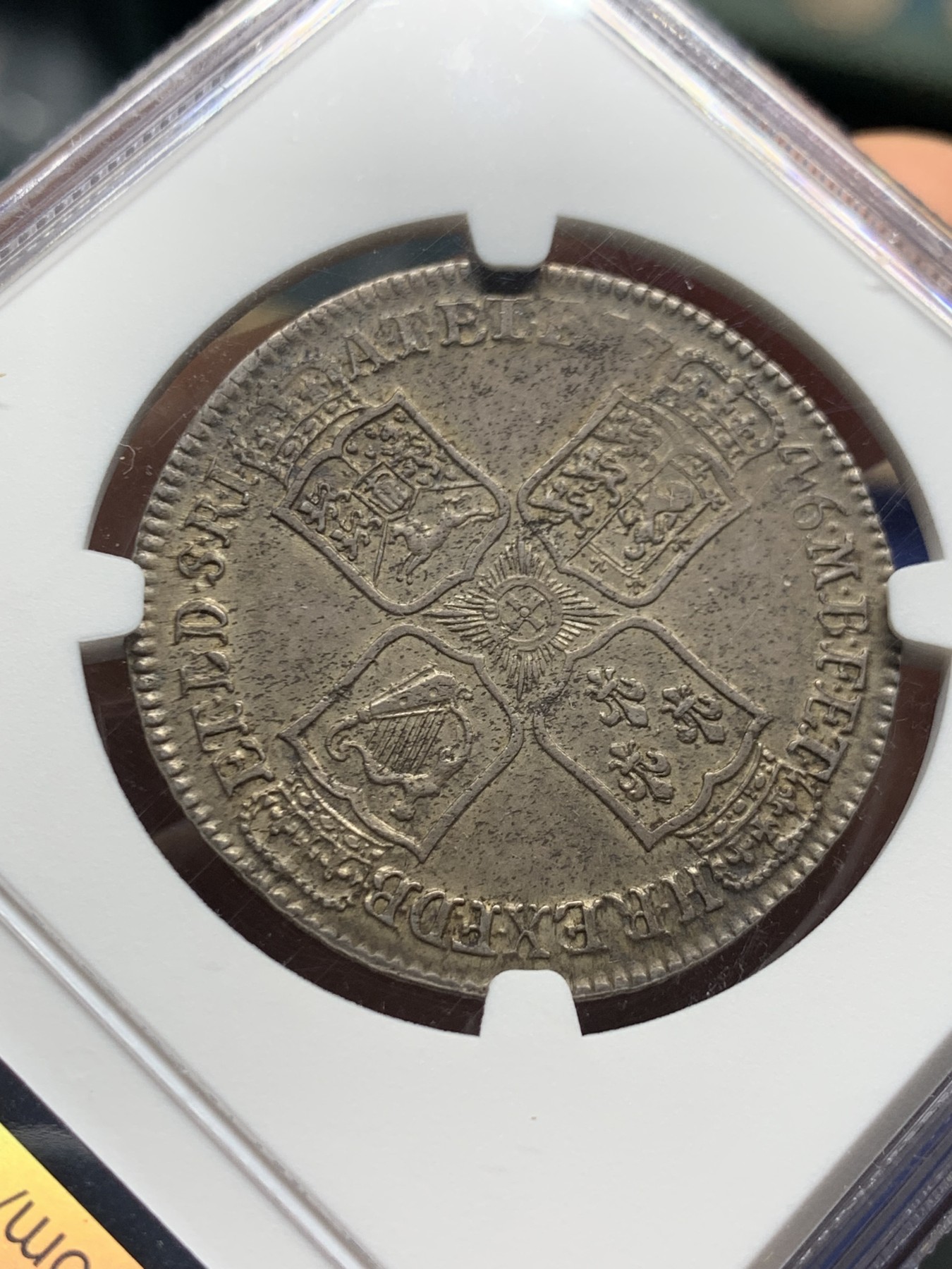 《竞宝斋》圣诞专辑  第二场  第228场 定制纪念章相赠 (全场顺丰包邮) NGC AU55 英国1746年乔治二世利马半克朗银币，细节相当优秀，卷发清晰，英国老精细名誉产品，收藏级英国币