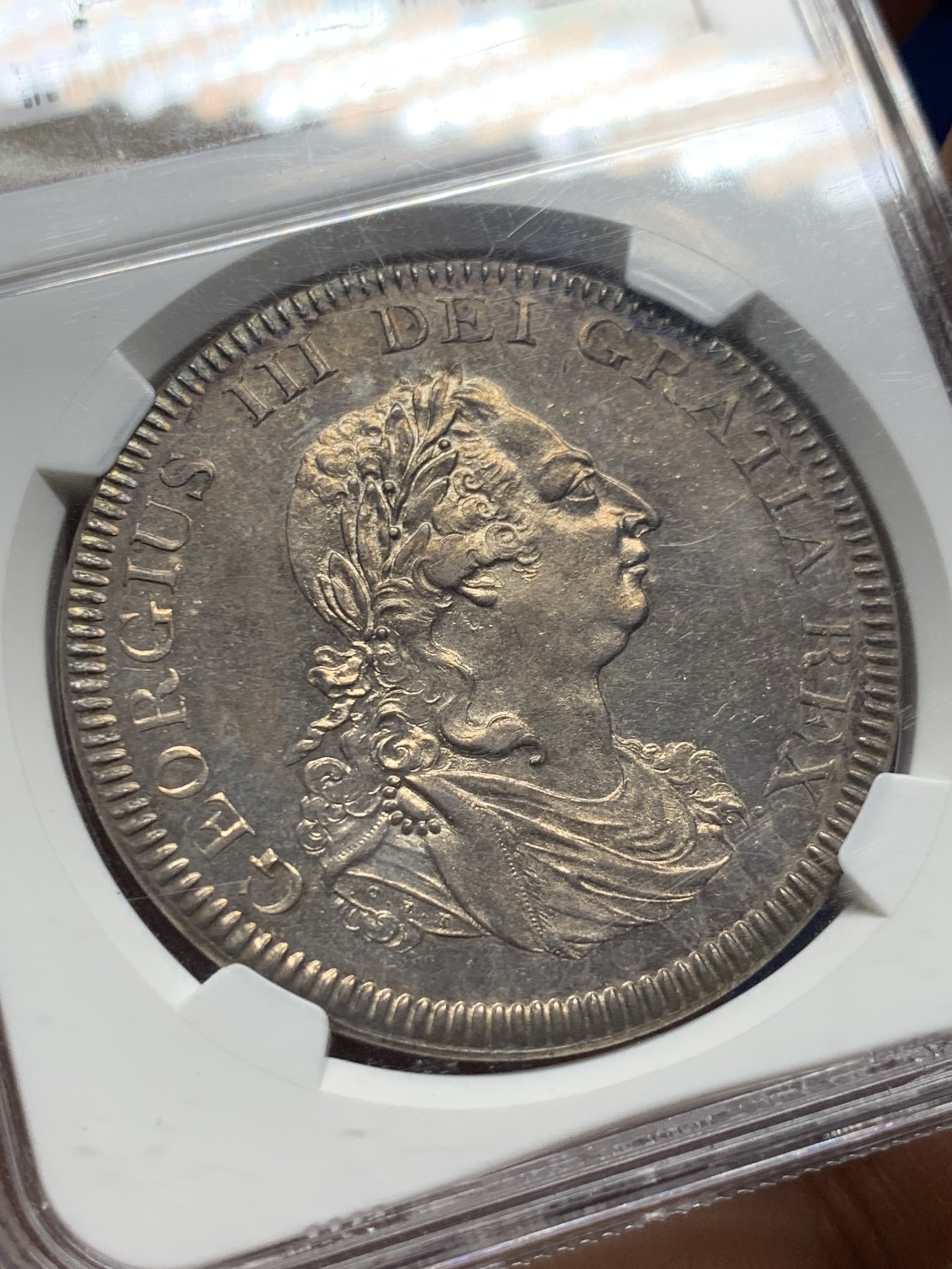 《竞宝斋》圣诞专辑  第二场  第228场 定制纪念章相赠 (全场顺丰包邮) NGC-MS62 英国乔三 1804年 英格兰银行 5先令大银币 一流的传世包浆 暴涨品种 底板带PL版 状态好