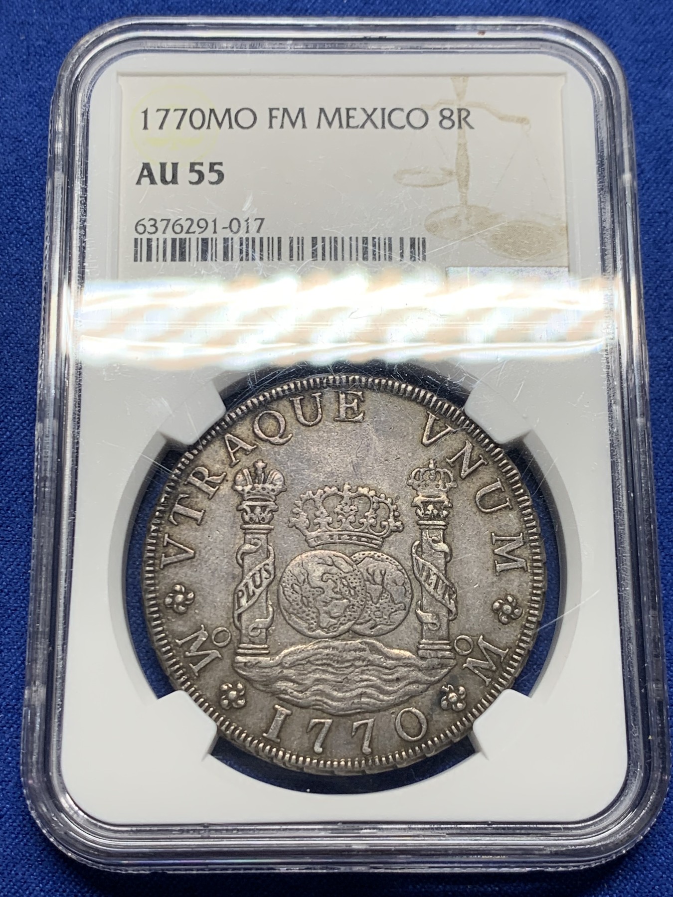 《竞宝斋》圣诞专辑  第二场  第228场 定制纪念章相赠 (全场顺丰包邮) NGC-AU55 墨西哥 1770年 地球双柱8里亚尔银币。西属热门品种，图案深打，均匀的棕色包浆，该品相实属难得！