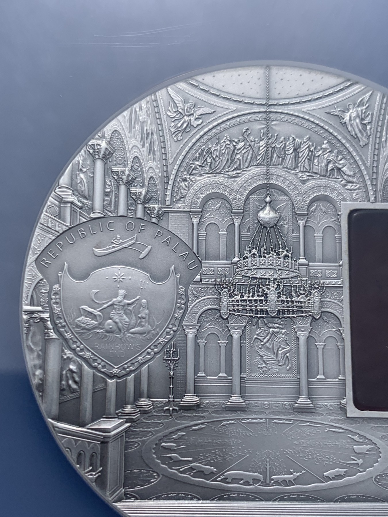 《竞宝斋》圣诞专辑  第二场  第228场 定制纪念章相赠 (全场顺丰包邮) NGC MS69 2011年帕劳镶嵌琥珀古典建筑系列3-新天鹅堡银币（热门藏品） 含证书  50mm 2盎司 999银 发行量999枚