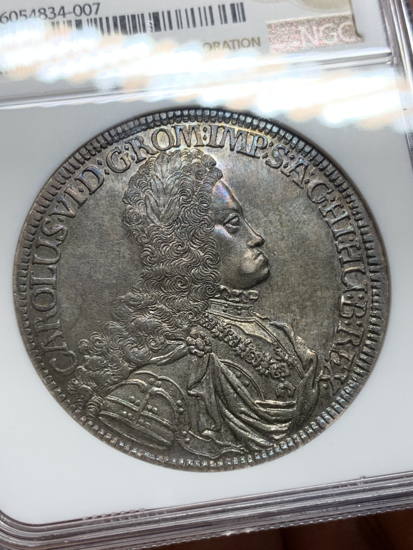 《竞宝斋》圣诞专辑  第二场  第228场 定制纪念章相赠 (全场顺丰包邮) NGC-MS62 神圣罗马帝国 1718/7年 查理六世泰勒骑字版大银币 奥地利大波浪神罗泰勒   彩金包浆 稀少骑字版。全网唯一骑字亚军分，上面就一个63分。