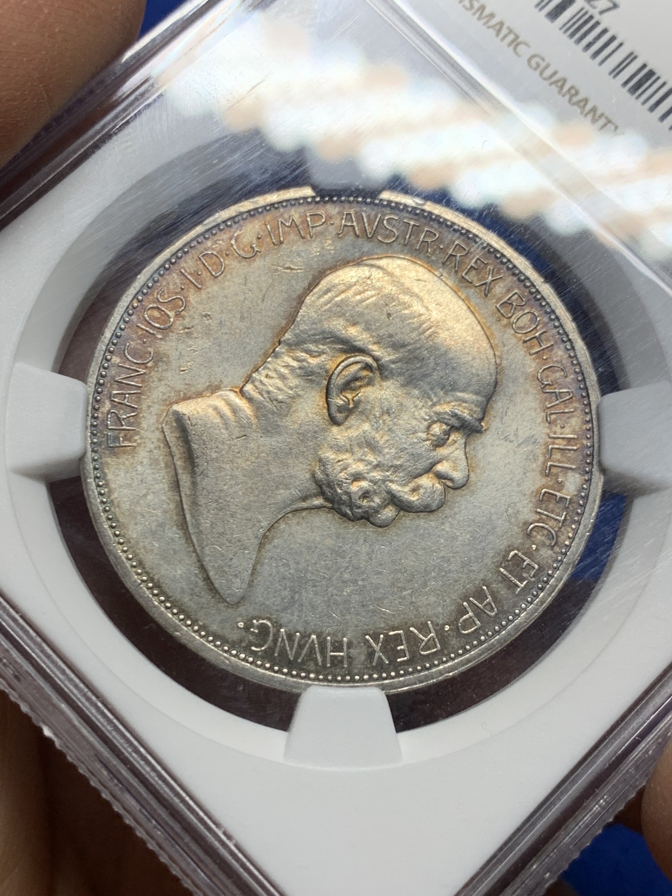 《竞宝斋》圣诞专辑  第二场  第228场 定制纪念章相赠 (全场顺丰包邮) NGC-MS62 奥匈帝国 1908年 弗朗茨一世登基60周年 奔跑的女人 5克朗 银币 黄油环彩 外拍上涨品种