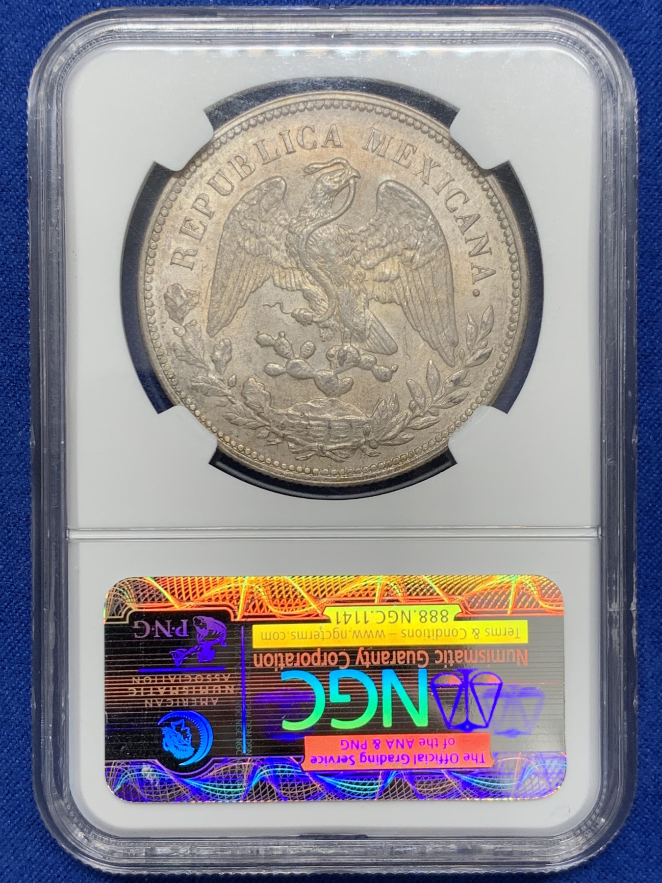 《竞宝斋》圣诞专辑  第二场  第228场 定制纪念章相赠 (全场顺丰包邮) NGC-MS63 1908年墨西哥1比索 直边鹰洋 原状态好味道侧光下双面淡五彩包浆。墨西哥城造币厂出品，验银师标记AM。