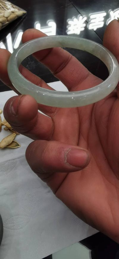 天然翡翠圆条手镯一对 - 天然翡翠圆条手镯一对