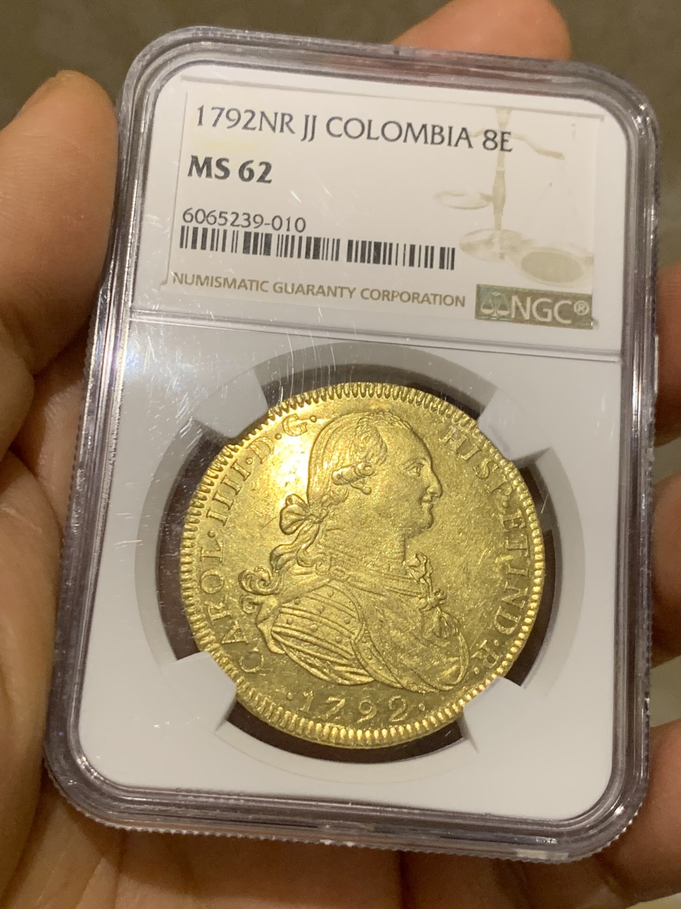 《竞宝斋》圣诞专辑  第二场  第228场 定制纪念章相赠 (全场顺丰包邮) NGC-MS62 1792年西属哥伦比亚8埃斯库多金币 早期卡四，打制完美，没有减重痕，MS西属大金及其难得,唯二亚军分，上面只有一个63