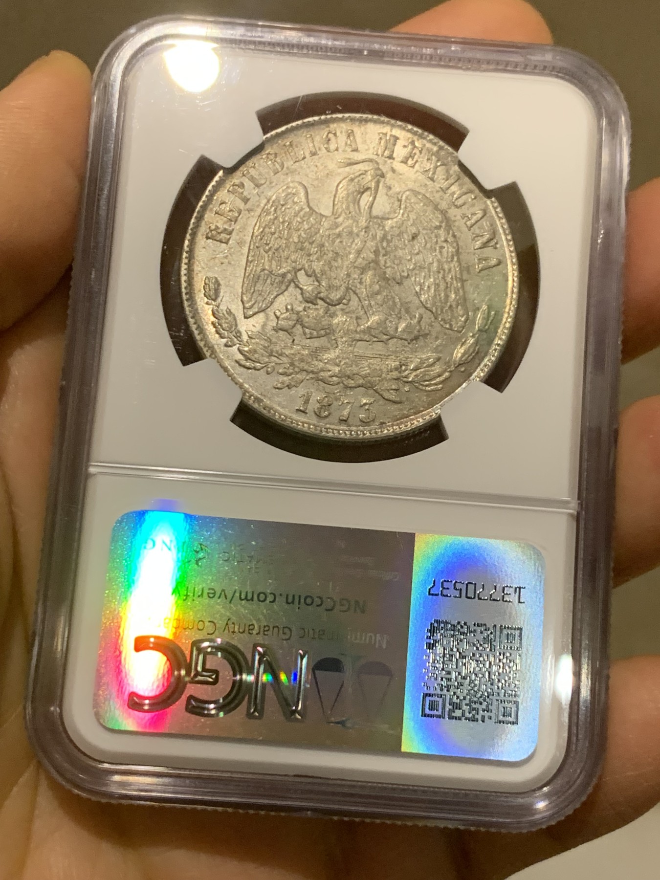 《竞宝斋》圣诞专辑  第二场  第228场 定制纪念章相赠 (全场顺丰包邮) NGC MS61 墨西哥 1873年 PI 天平鹰洋 1比索银币 底板带光 包浆带彩 非常不错