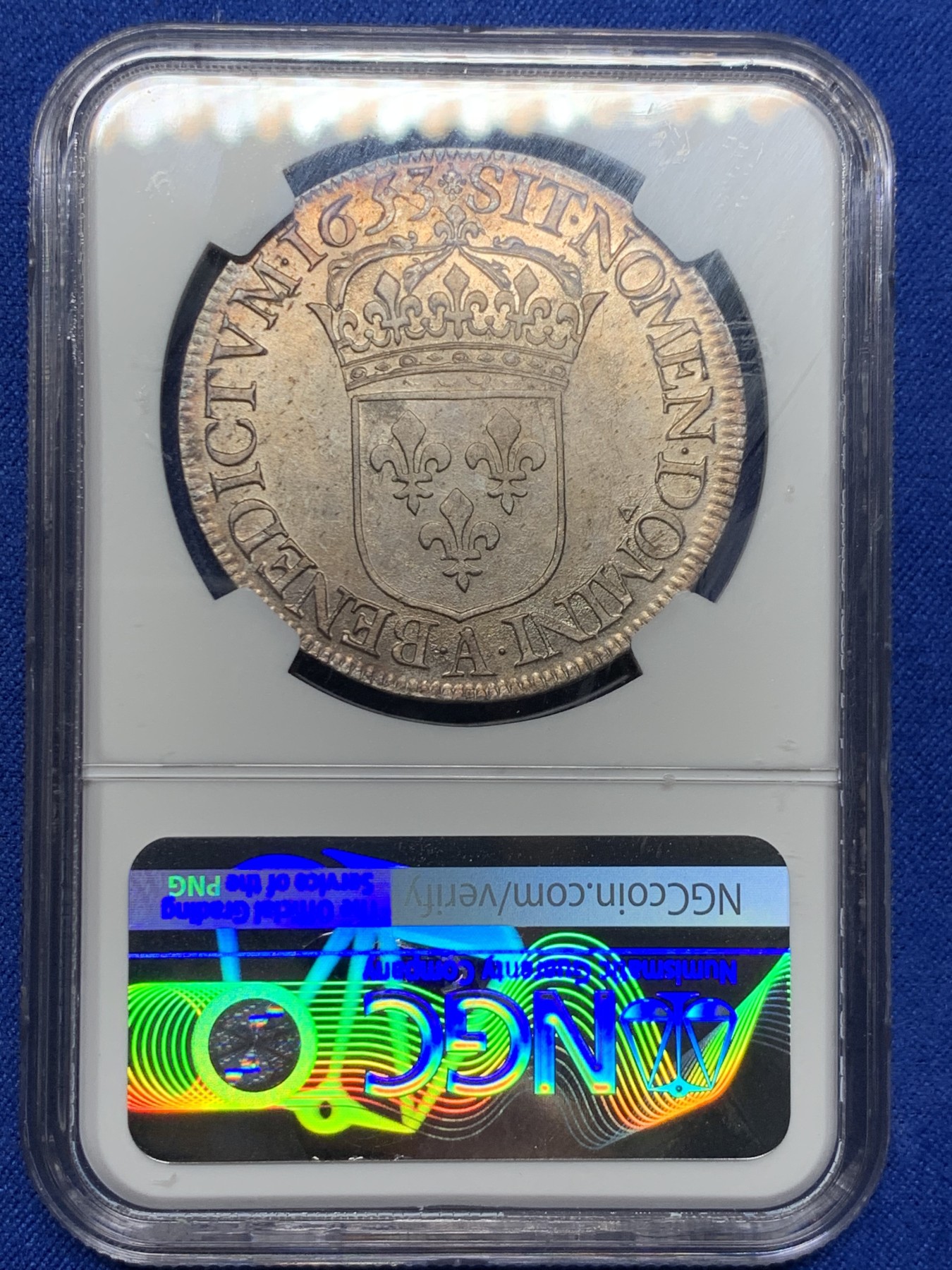 《竞宝斋》圣诞专辑  第二场  第228场 定制纪念章相赠 (全场顺丰包邮) NGC-MS61 1653年法国路易十四埃居 太阳王幼年时期版本，淡彩包浆，工艺精良，币胚规整，打制深峻，没有减重痕，唯一亚军分