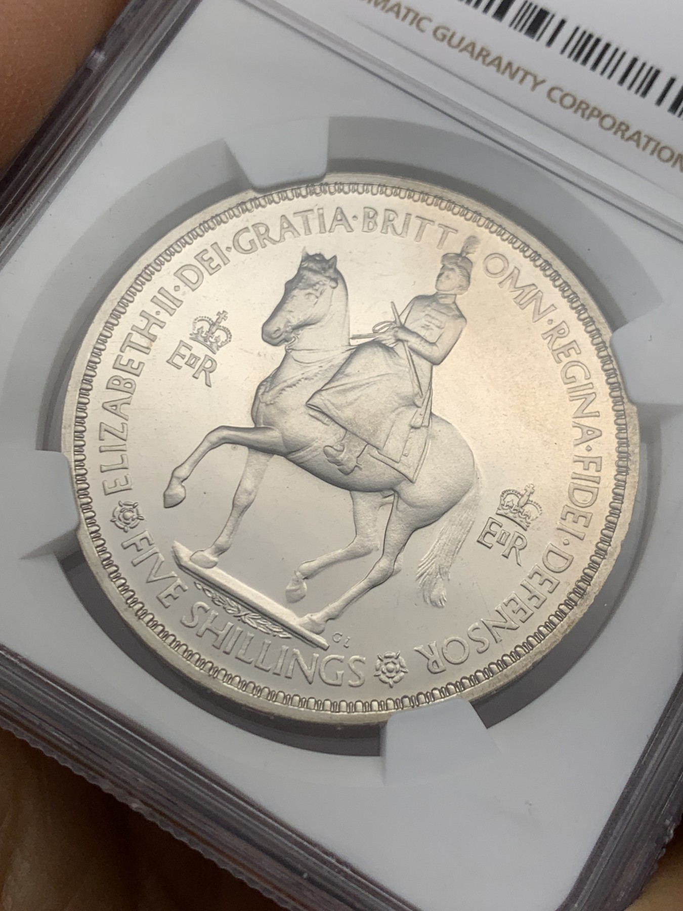 《竞宝斋》圣诞专辑  第二场  第228场 定制纪念章相赠 (全场顺丰包邮) NGC-PF66 英国1953年 伊丽莎白二世女王加冕登基纪念精制克朗 盒子上边缘有磕