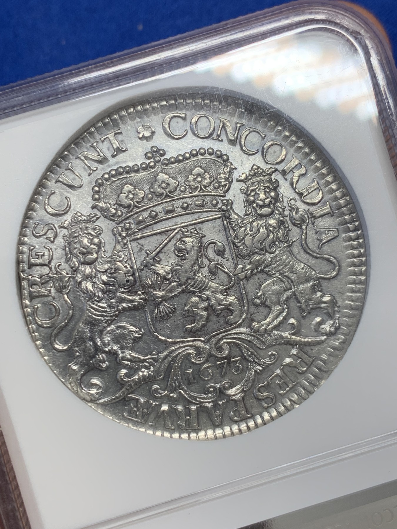 《竞宝斋》圣诞专辑  第二场  第228场 定制纪念章相赠 (全场顺丰包邮) 稀少亚军分！NGC MS61 荷兰 1673 荷兰省 2杜卡特 大马剑银币 64.55克 双倍的快乐 底板光度好 全深打 非常难的品种 上涨幅度惊人