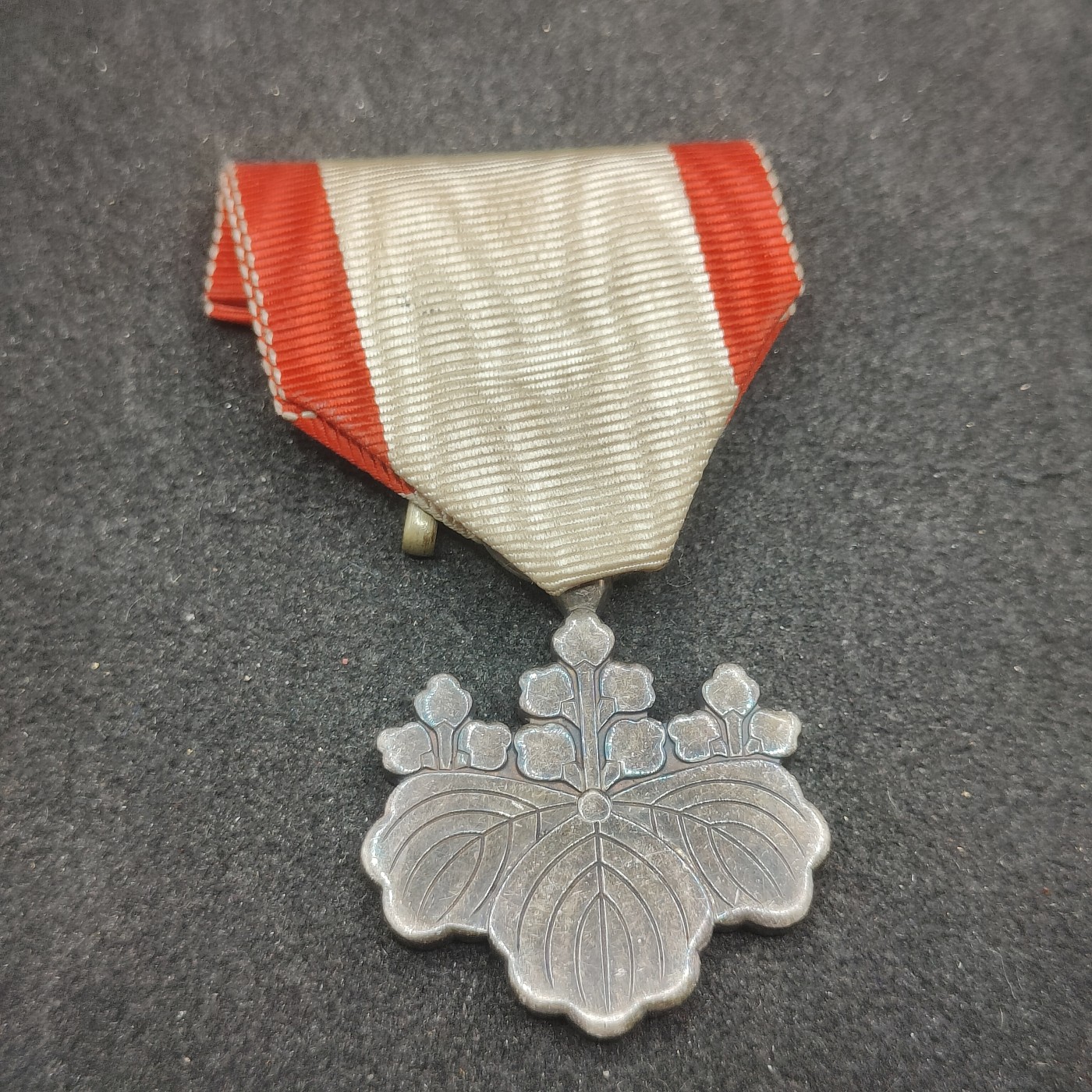 全场0元起拍 第120期 咸鱼国勋章拍卖专场 12月27日（周三）下午6：00开始 日本八等白叶章 银制