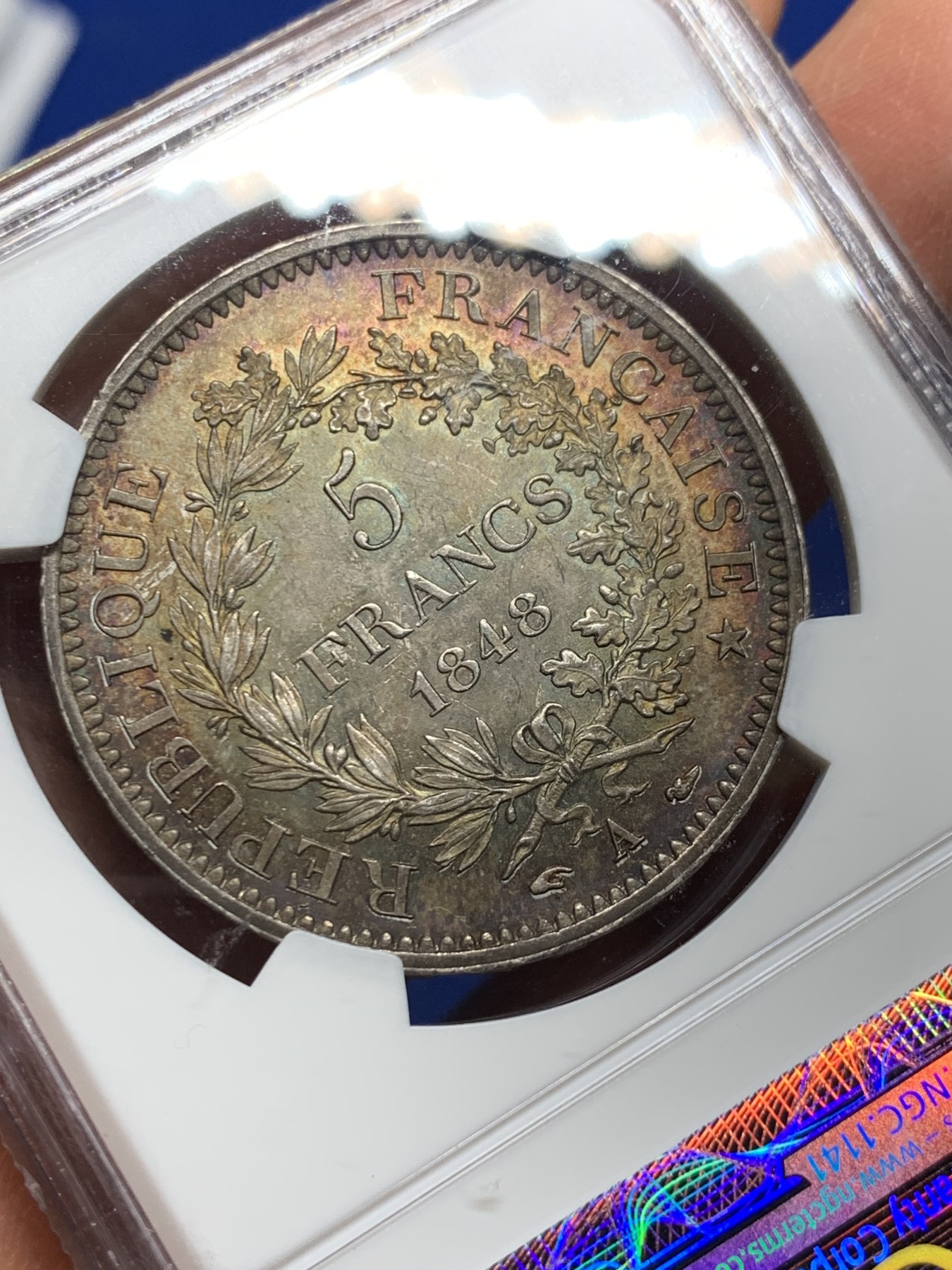 《竞宝斋》圣诞专辑  第二场  第228场 定制纪念章相赠 (全场顺丰包邮) NGC-MS65 法国 1848年传世五彩包浆大力神5法郎银币。灯光下包浆呈现绚丽五彩包浆。65顶级分数，状态好于191期6650元成交那枚。