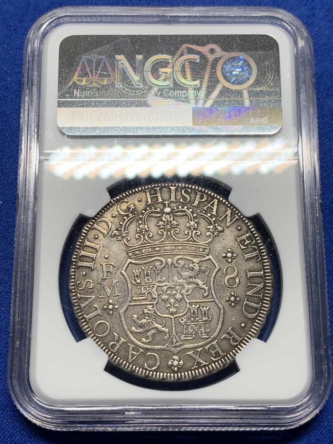 《竞宝斋》圣诞专辑  第二场  第228场 定制纪念章相赠 (全场顺丰包邮) NGC-AU55 墨西哥 1770年 地球双柱8里亚尔银币。西属热门品种，图案深打，均匀的棕色包浆，该品相实属难得！