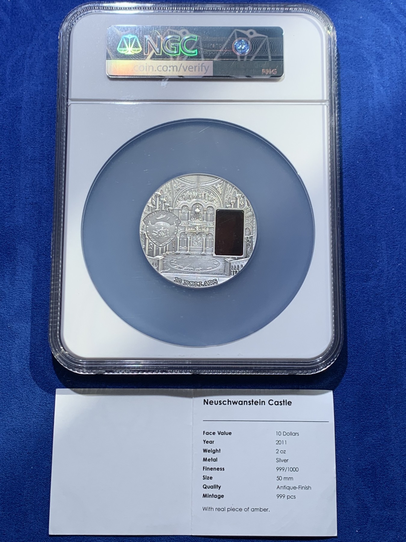 《竞宝斋》圣诞专辑  第二场  第228场 定制纪念章相赠 (全场顺丰包邮) NGC MS69 2011年帕劳镶嵌琥珀古典建筑系列3-新天鹅堡银币（热门藏品） 含证书  50mm 2盎司 999银 发行量999枚