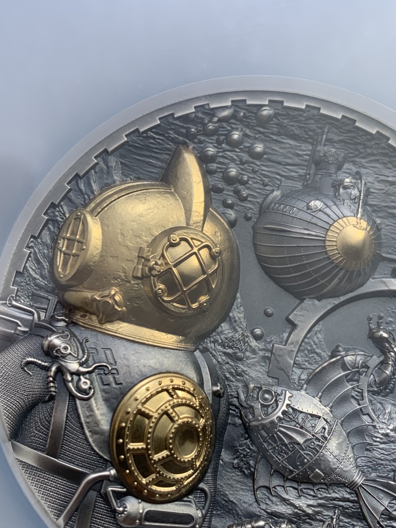 《竞宝斋》圣诞专辑  第二场  第228场 定制纪念章相赠 (全场顺丰包邮) NGC MS70 2022年库克蒸汽朋克系列-鹦鹉螺浮雕镀金仿古纪念银币 盒装  50mm 3盎司 999银 发行量888枚