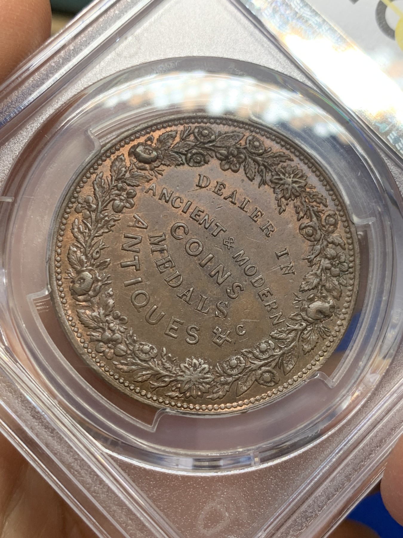 《竞宝斋》圣诞专辑  第二场  第228场 定制纪念章相赠 (全场顺丰包邮) PCGS MS63 唯一冠军 英国1834年Token一便士，著名币商William Till广告币，1便士面值罕见
