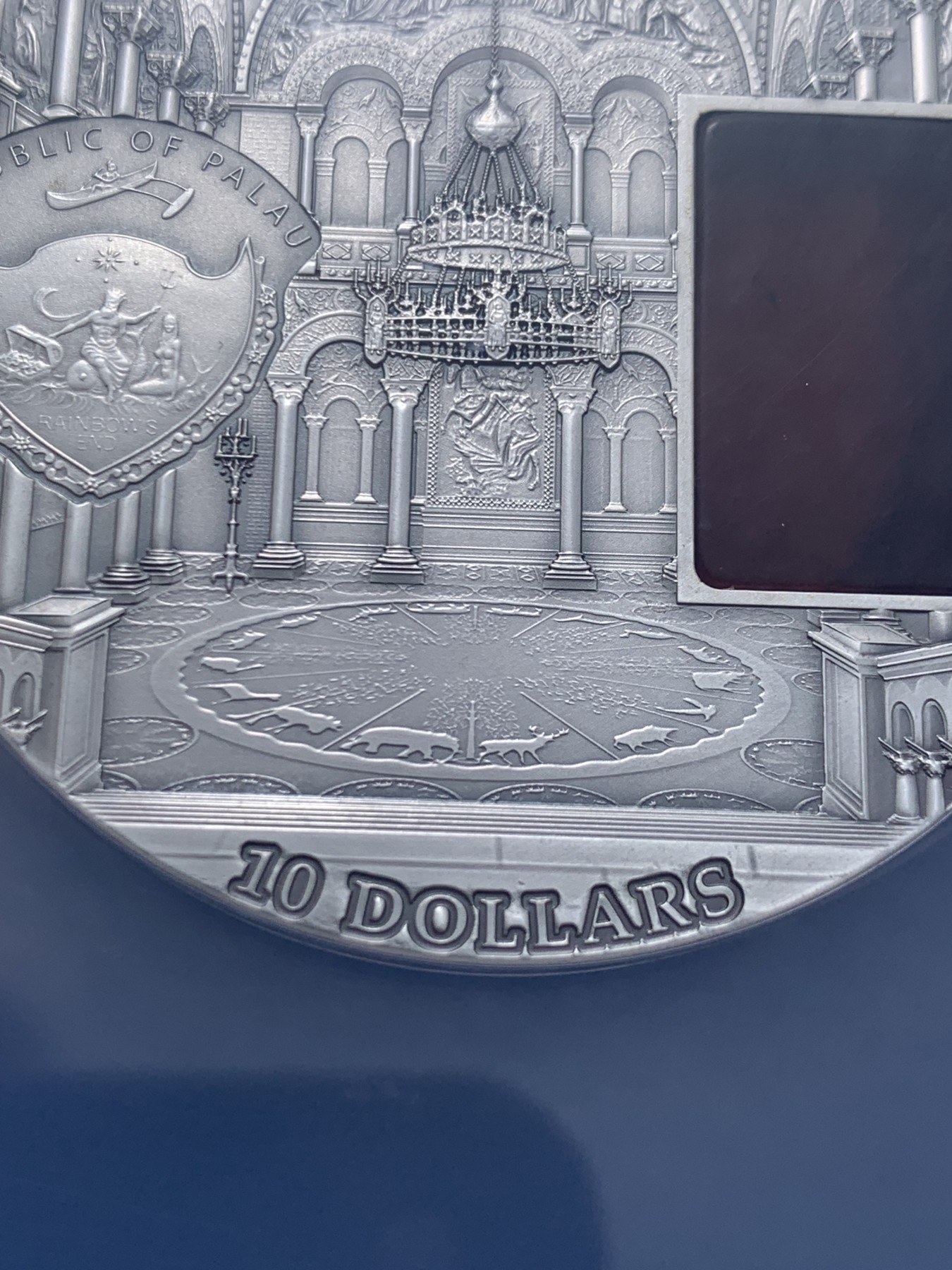 《竞宝斋》圣诞专辑  第二场  第228场 定制纪念章相赠 (全场顺丰包邮) NGC MS69 2011年帕劳镶嵌琥珀古典建筑系列3-新天鹅堡银币（热门藏品） 含证书  50mm 2盎司 999银 发行量999枚