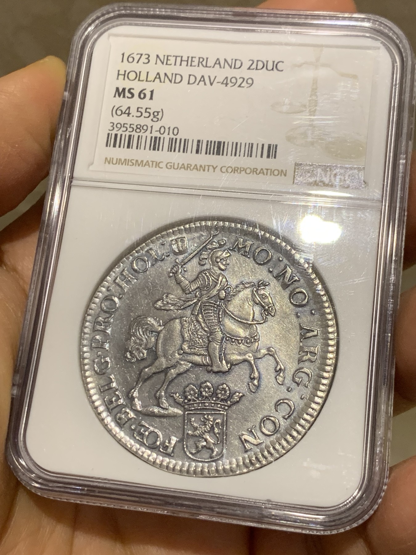 《竞宝斋》圣诞专辑  第二场  第228场 定制纪念章相赠 (全场顺丰包邮) 稀少亚军分！NGC MS61 荷兰 1673 荷兰省 2杜卡特 大马剑银币 64.55克 双倍的快乐 底板光度好 全深打 非常难的品种 上涨幅度惊人