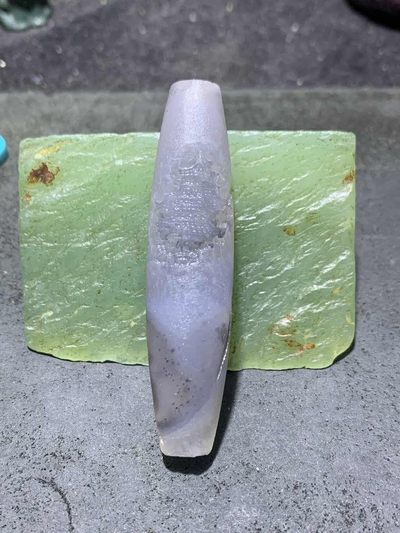 精美亚光高玉化巴西玛瑙手工俏色巧雕亭台楼阁，傲雪寒梅随形吊坠（把件）一个！ - 精美亚光高玉化巴西玛瑙手工俏色巧雕亭台楼阁，傲雪寒梅随形吊坠（把件）一个！