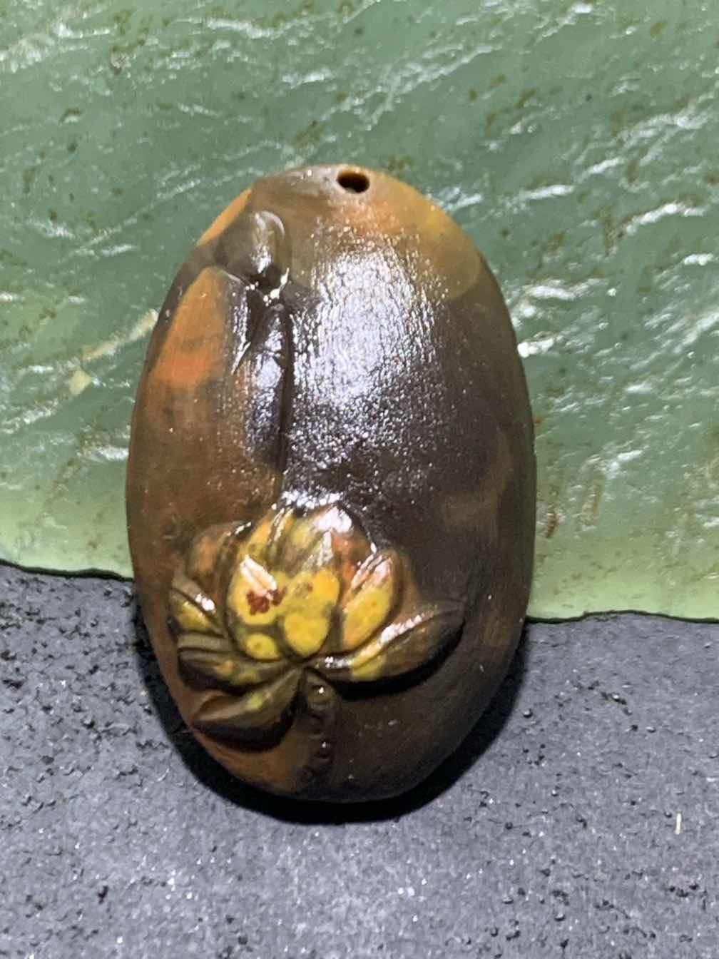 精美亚光战国红玛瑙手工俏色巧雕花开见佛意境吊坠一个，