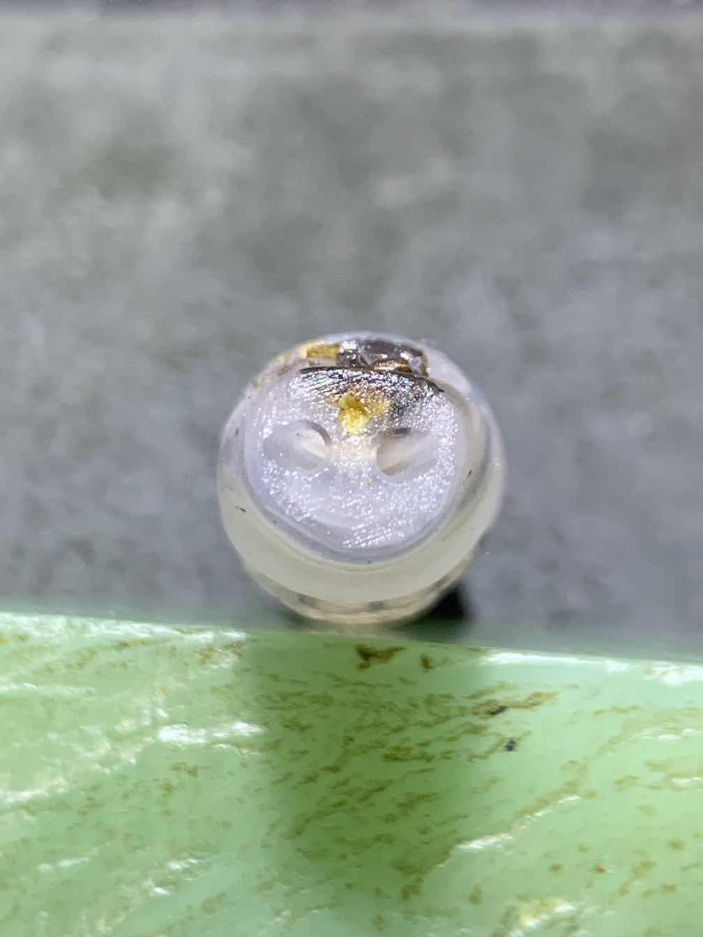 精美亚光高玉化巴西玛瑙手工俏色巧雕亭台楼阁，傲雪寒梅随形吊坠（把件）一个！