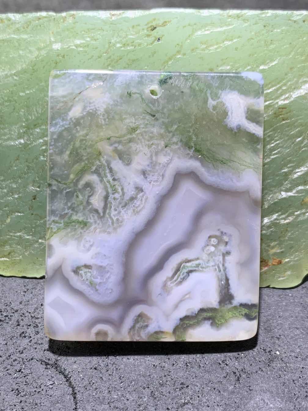 天然冰透高玉化水草玛瑙牌子一块