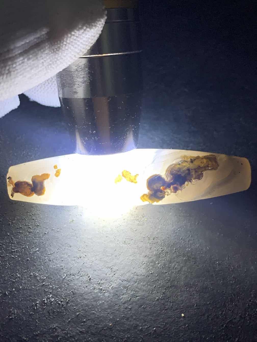 精美亚光高玉化巴西玛瑙手工俏色巧雕亭台楼阁，傲雪寒梅随形吊坠（把件）一个！