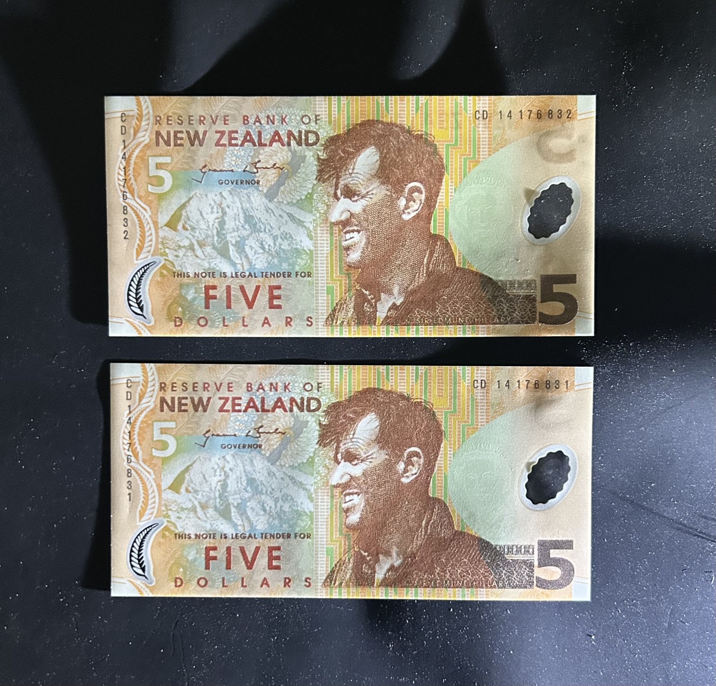 【丑猫1230】今晚6点整，自动快拍 92版新西兰5unc*2