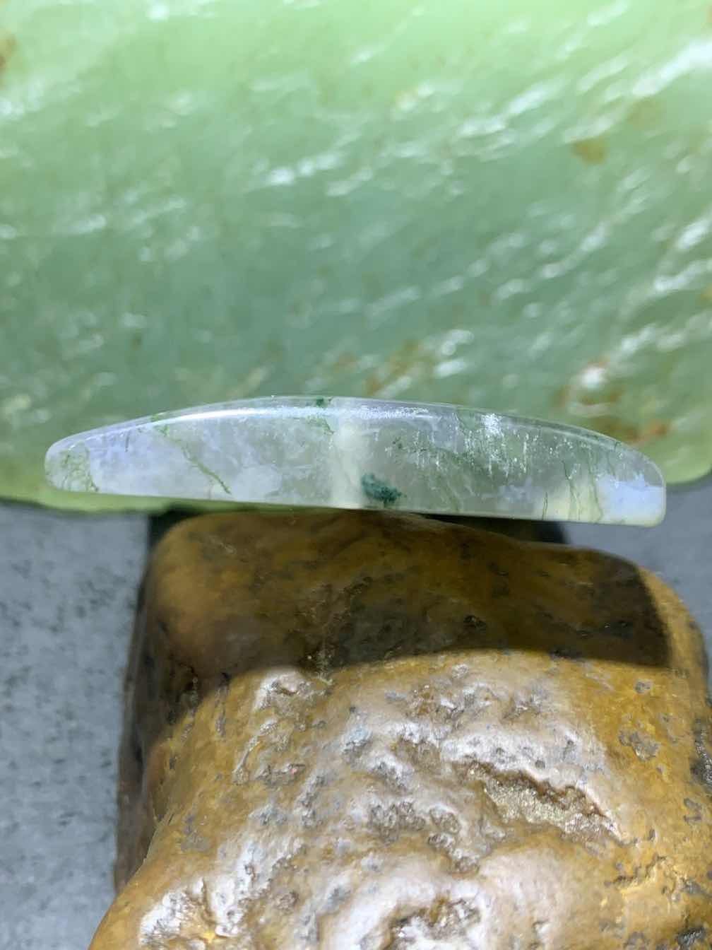 天然冰透高玉化水草玛瑙牌子一块